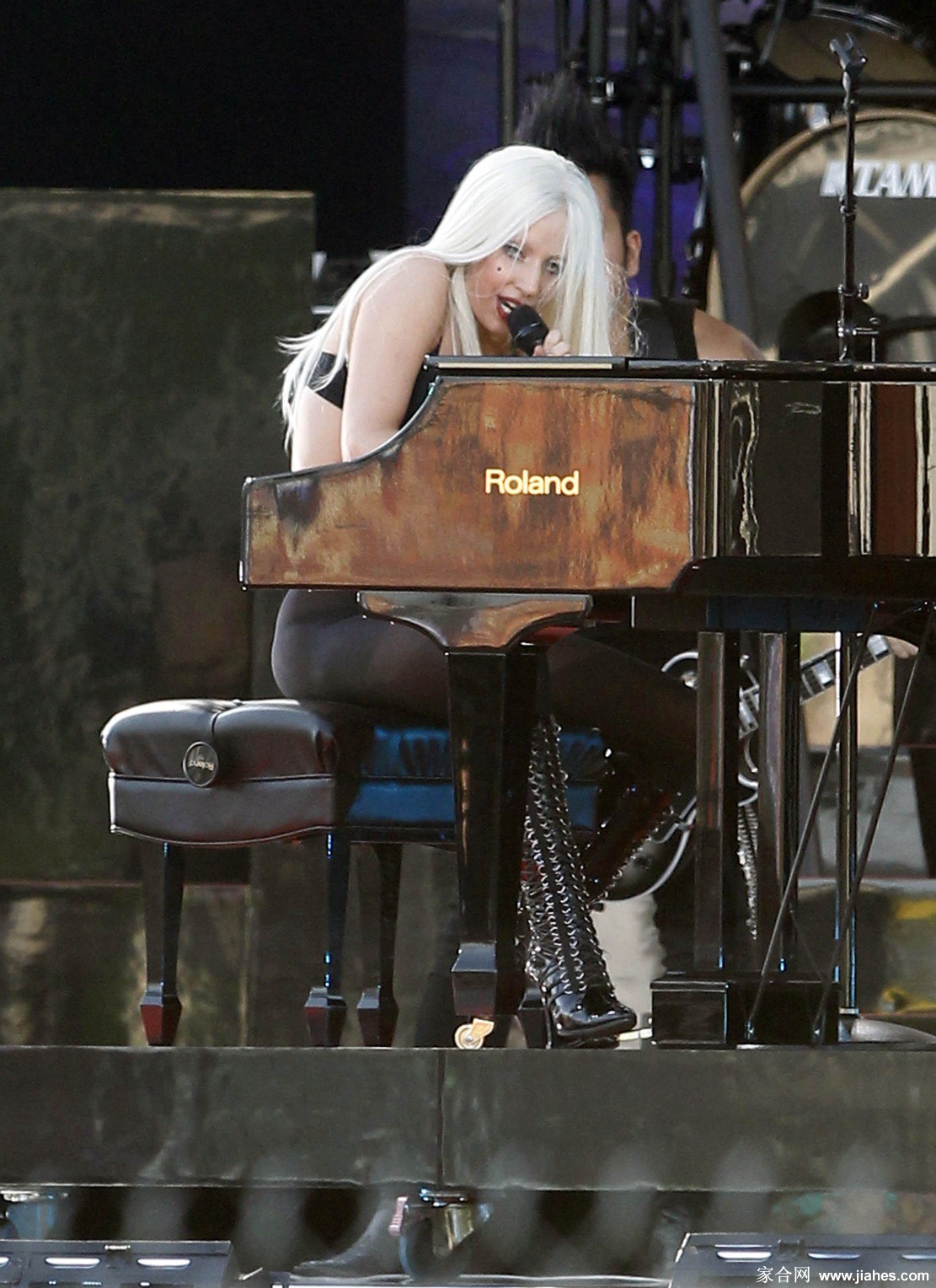 [CELEBRITY NYLON]Lady Gaga in nylon stockings,pantyhose,tights 8[9]