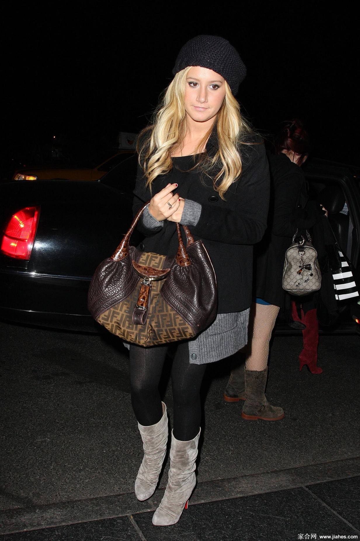 [CELEBRITY PANTYHOSE]Ashley Tisdale in nylon stockings,pantyhose,tights 5[9]