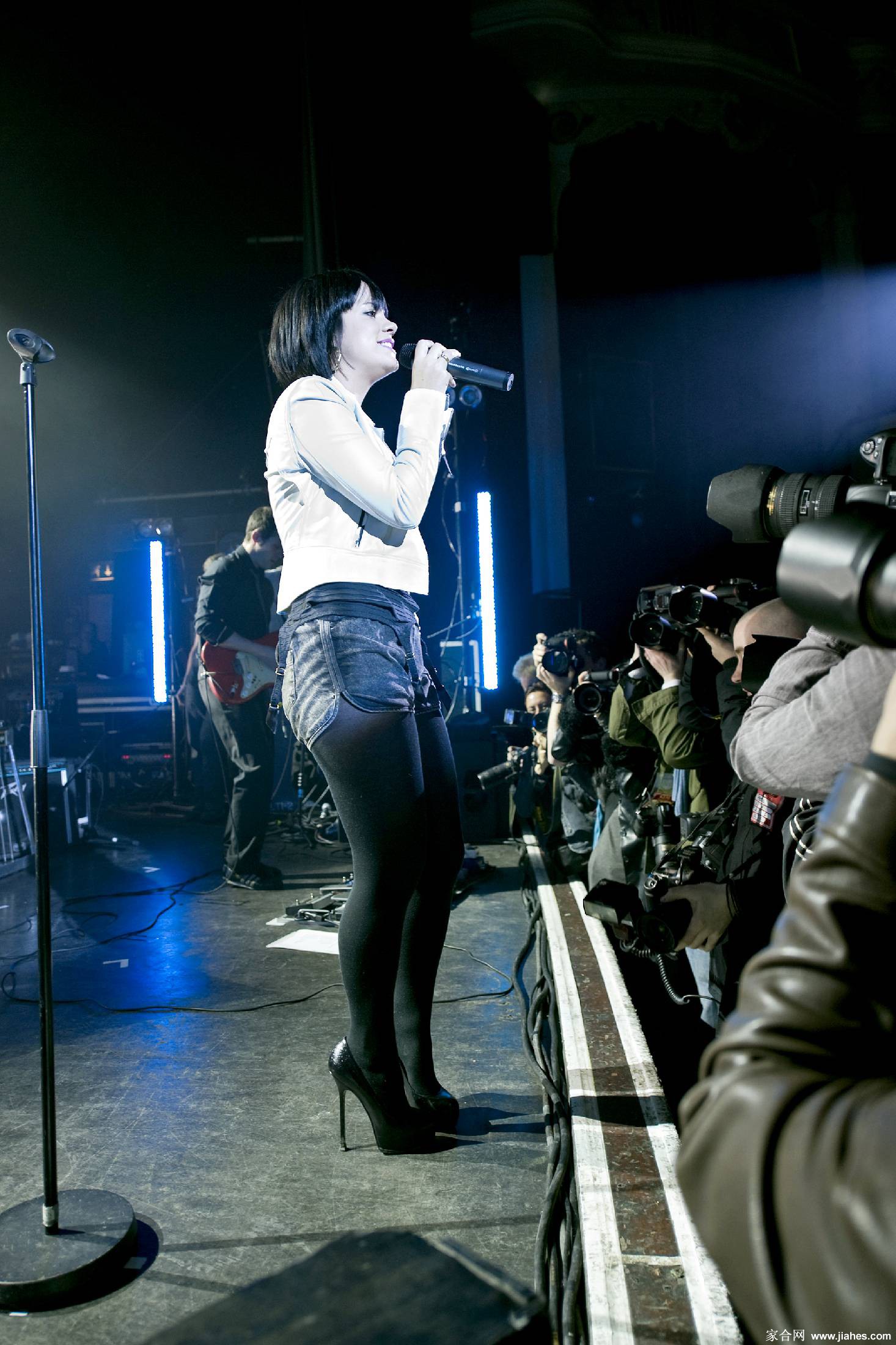 [CELEBRITY HOSIERY]Lily Allen in nylon stockings,pantyhose,tights 4[7]