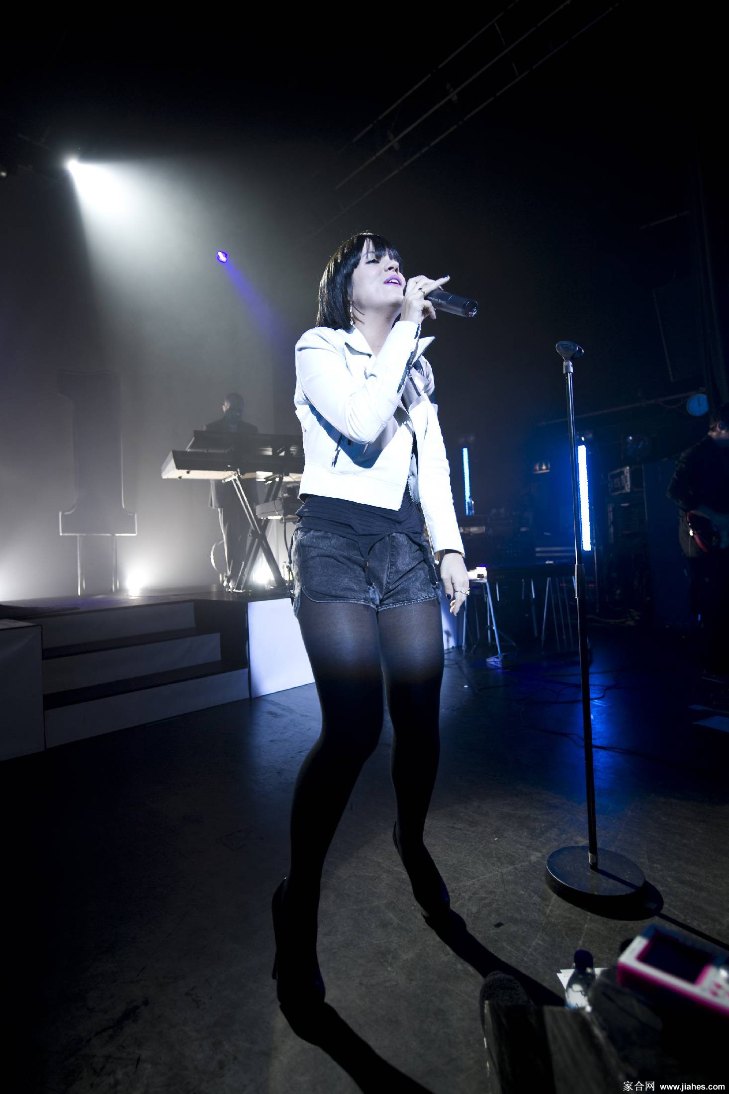 [CELEBRITY NYLON]Lily Allen in nylon stockings,pantyhose,tights 7[2]