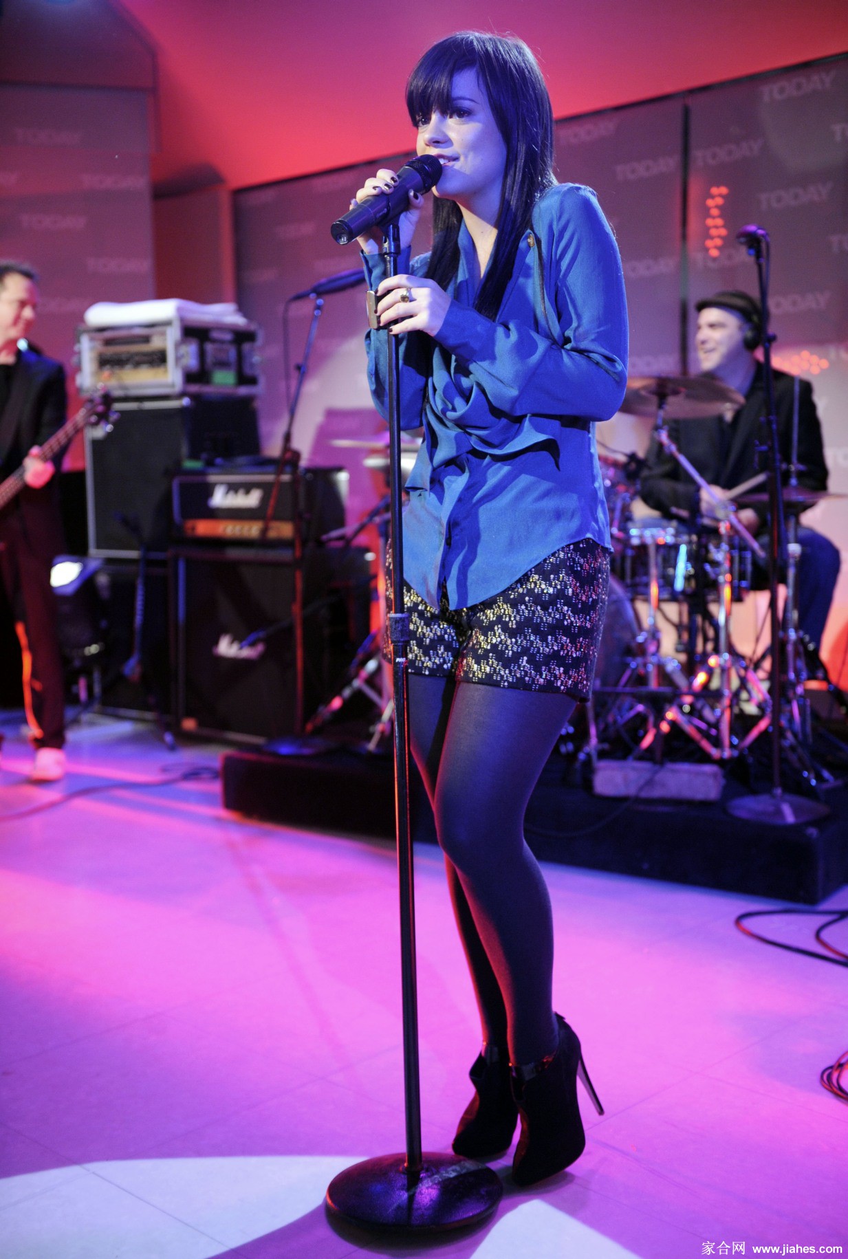 [CELEBRITY NYLON]Lily Allen in nylon stockings,pantyhose,tights 7[7]