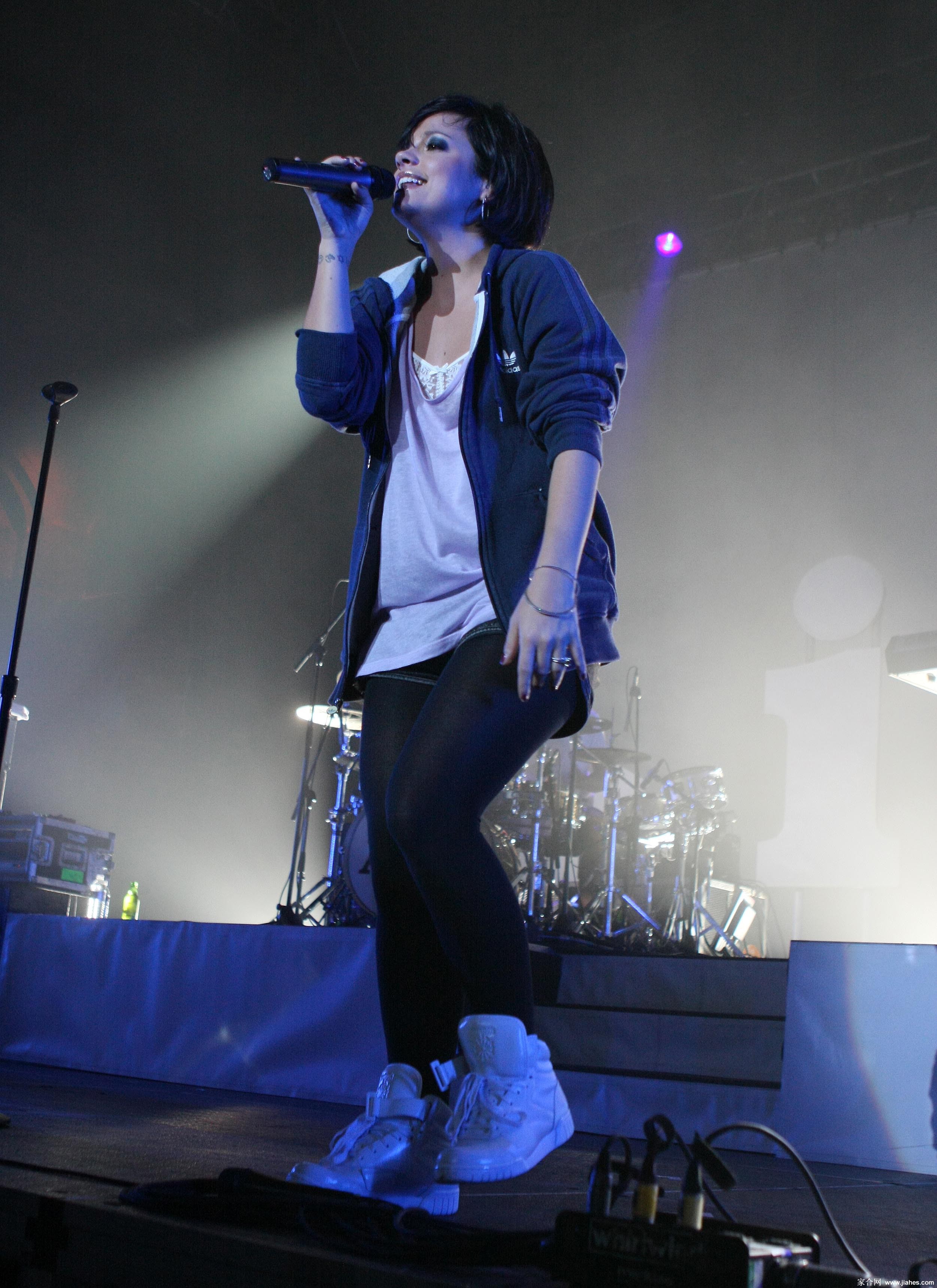 [CELEBRITY NYLON]Lily Allen in nylon stockings,pantyhose,tights 8[6]