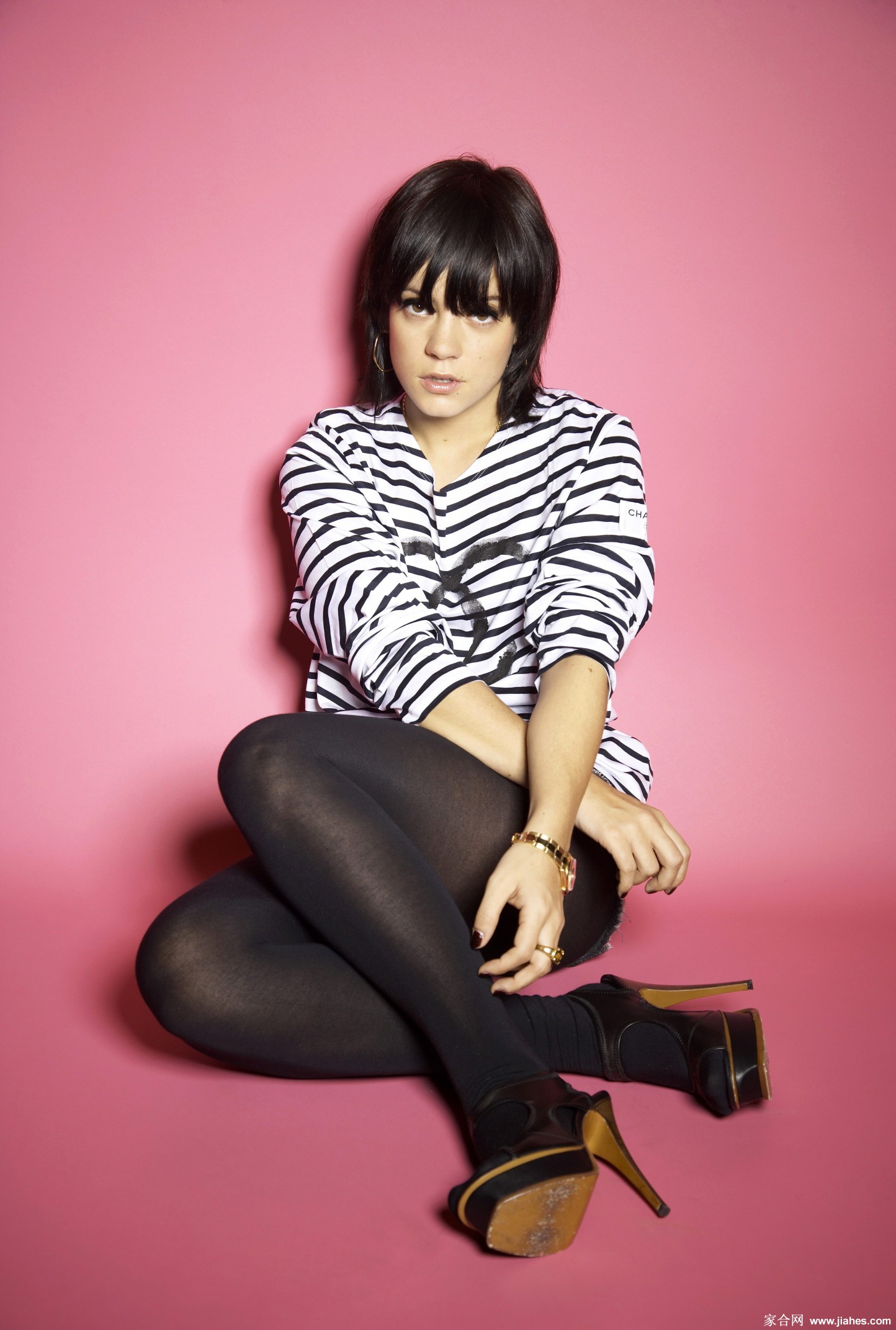 [CELEBRITY NYLON]Lily Allen in nylon stockings,pantyhose,tights 8[10]