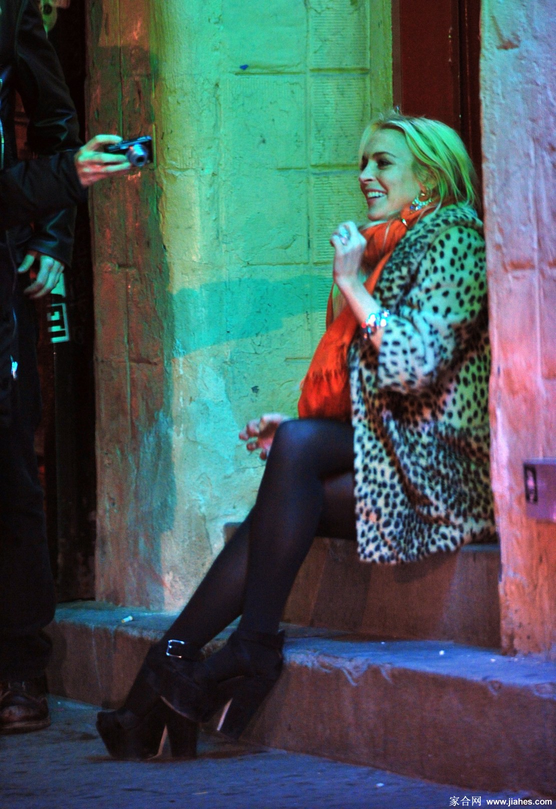[CELEBRITY NYLON]Lindsay Lohan in nylon stockings,pantyhose,tights 2[6]