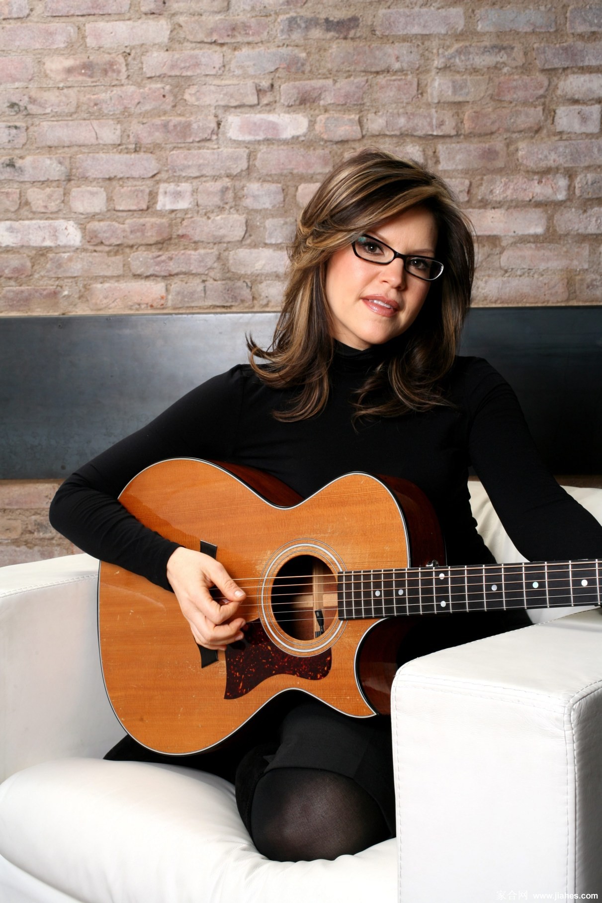 [CELEBRITY NYLON]Lisa Loeb in nylon stockings,pantyhose,tights[5]