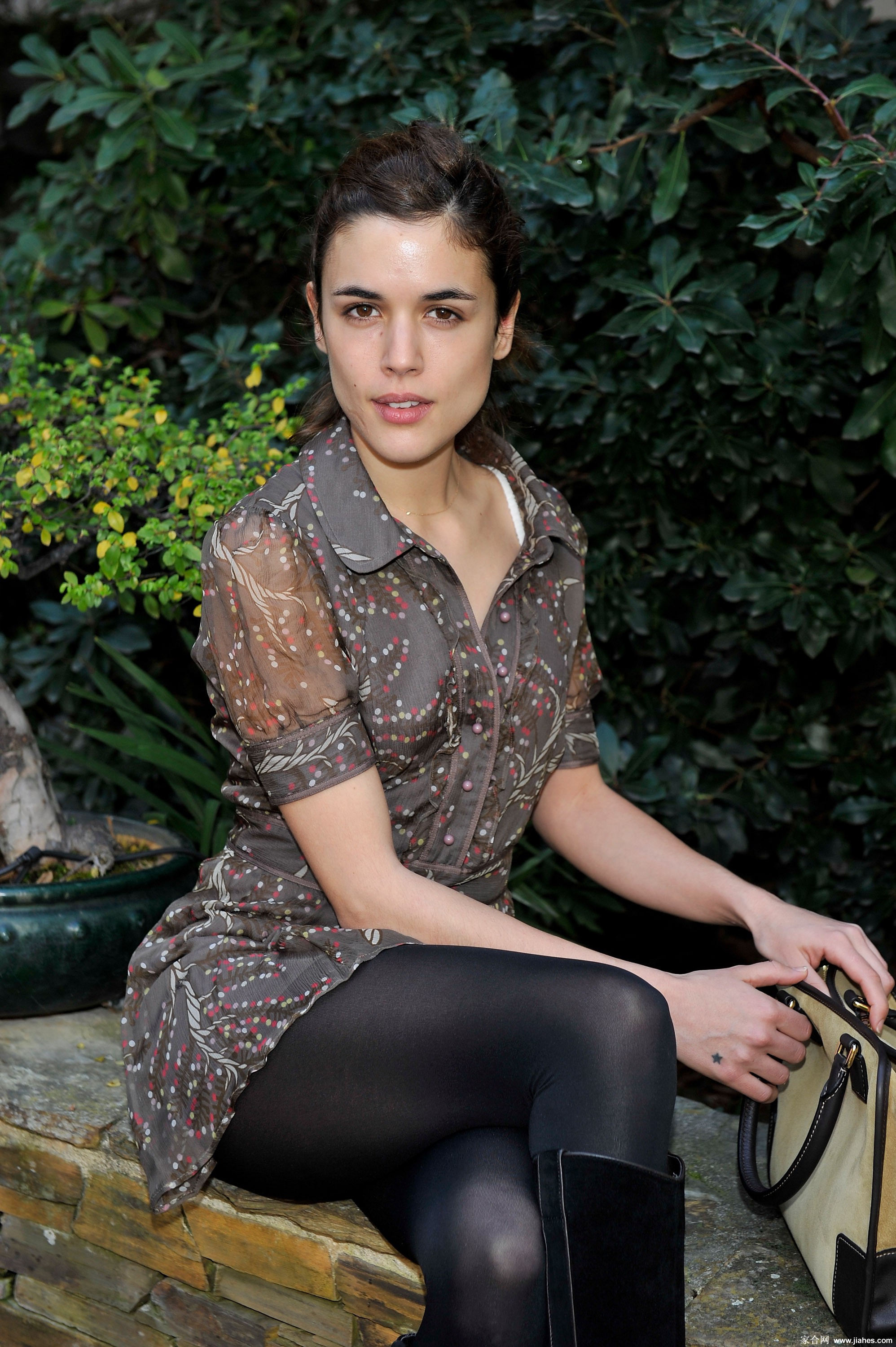 [CELEBRITY NYLON]Adriana Ugarte in nylon stockings,pantyhose,tights[3]