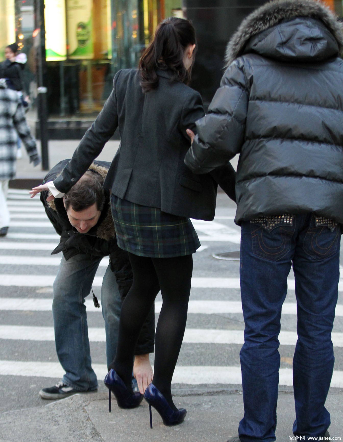 [CELEBRITY PANTYHOSE]Michelle Trachtenberg in nylon stockings,pantyhose,tights 4[7]