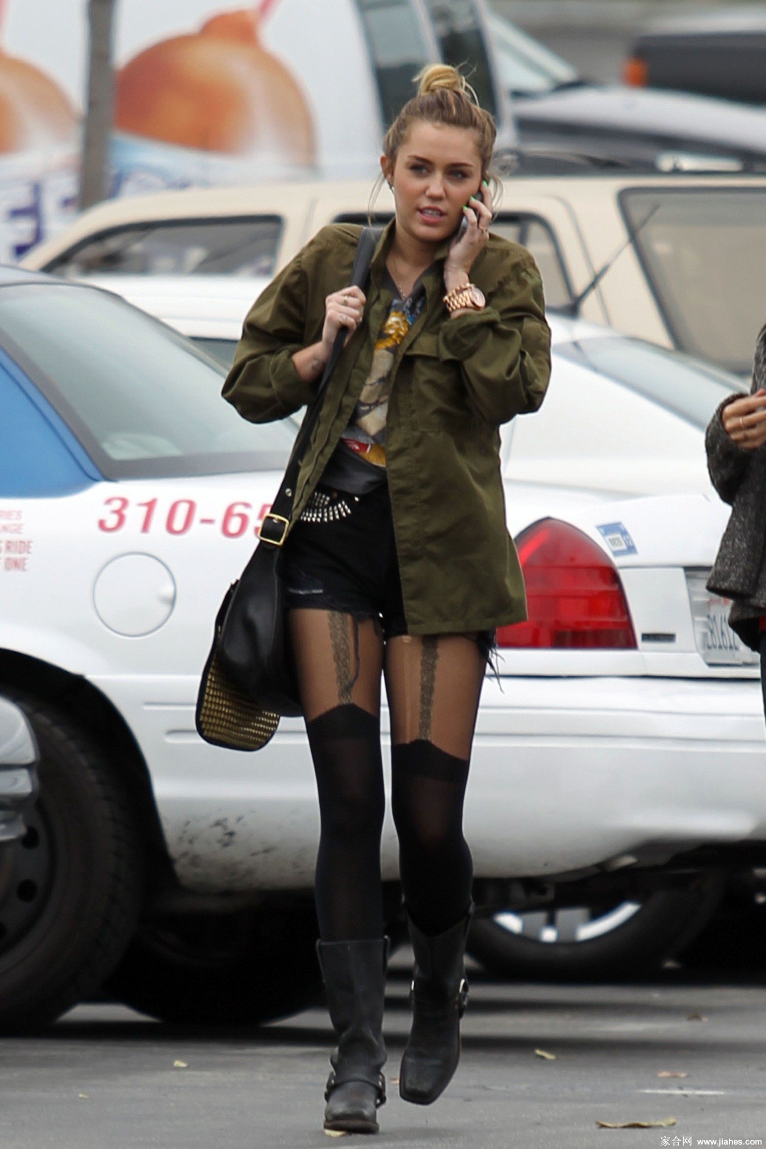 [CELEBRITY PANTYHOSE]Miley Cyrus in nylon stockings,pantyhose,tights 5[6]