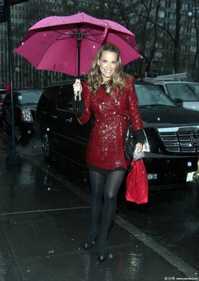 [CELEBRITY HOSIERY]Molly Sims in nylon stockings,pantyhose,tights