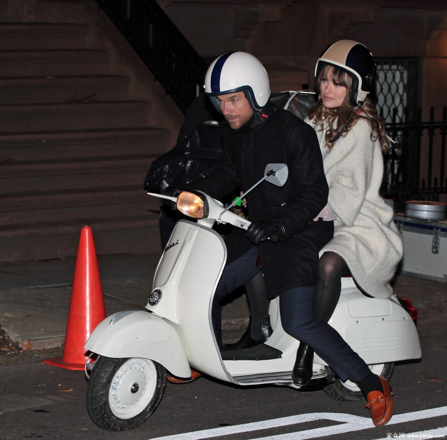 [CELEBRITY NYLON]Olivia Wilde in nylon stockings,pantyhose,tights 11[5]