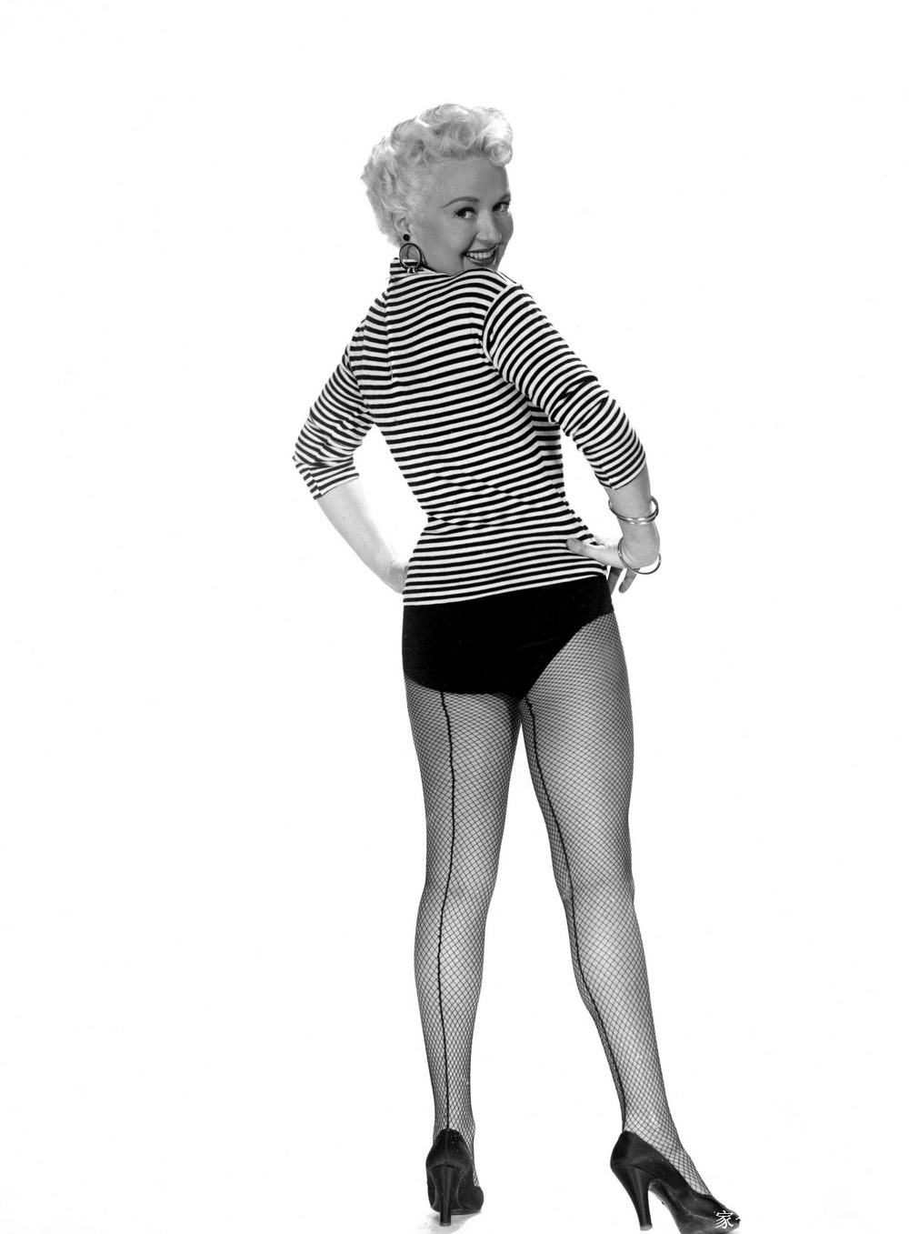[CELEBRITY NYLON]Betty Grable in nylon stockings,pantyhose,tights 2[2]