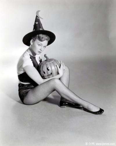 [CELEBRITY NYLON]Betty Grable in nylon stockings,pantyhose,tights 2