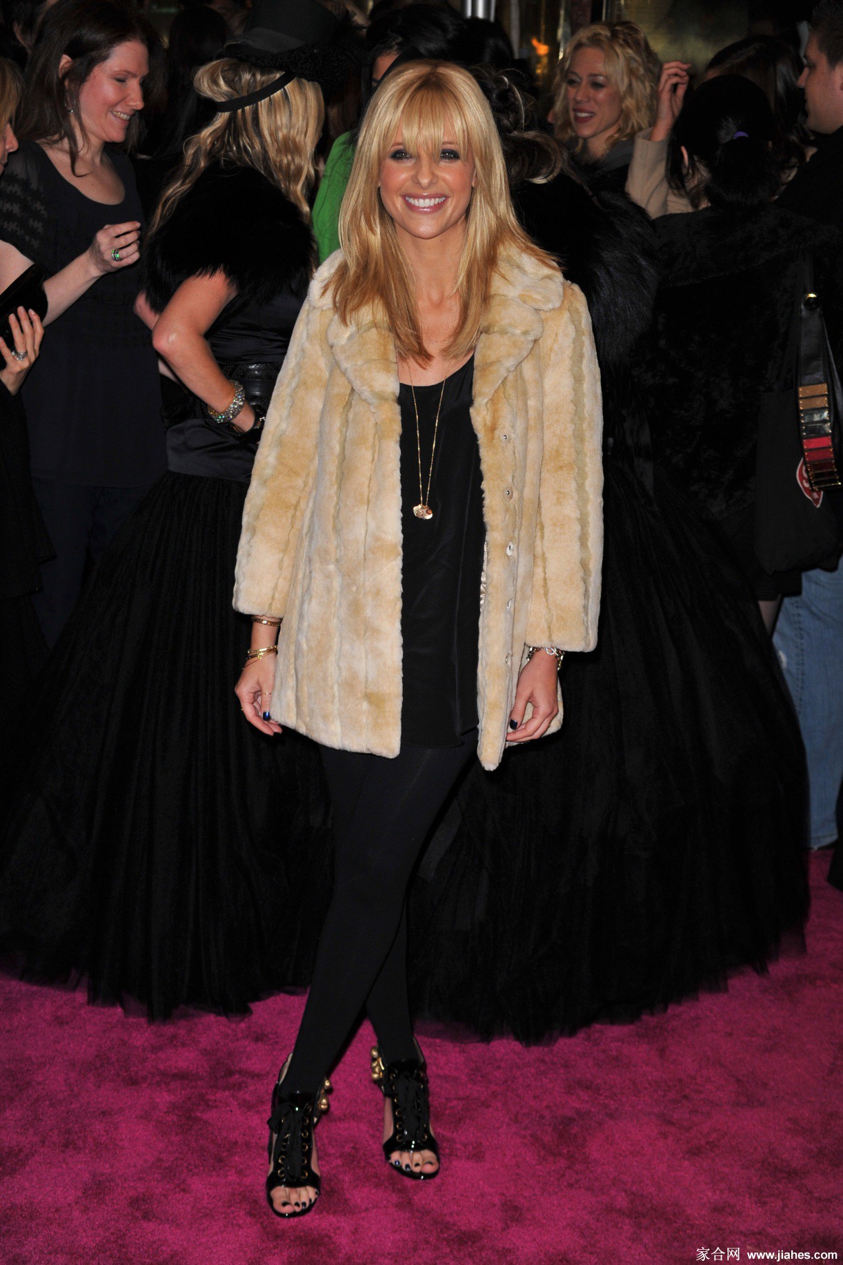 [CELEBRITY HOSIERY]Sarah Michelle Gellar in nylon stockings,pantyhose,tights 3[6]