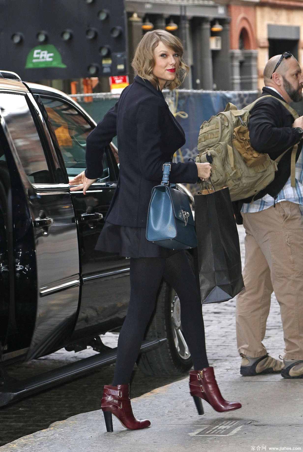 [CELEBRITY HOSIERY]Taylor Swift in nylon stockings,pantyhose,tights 17[2]