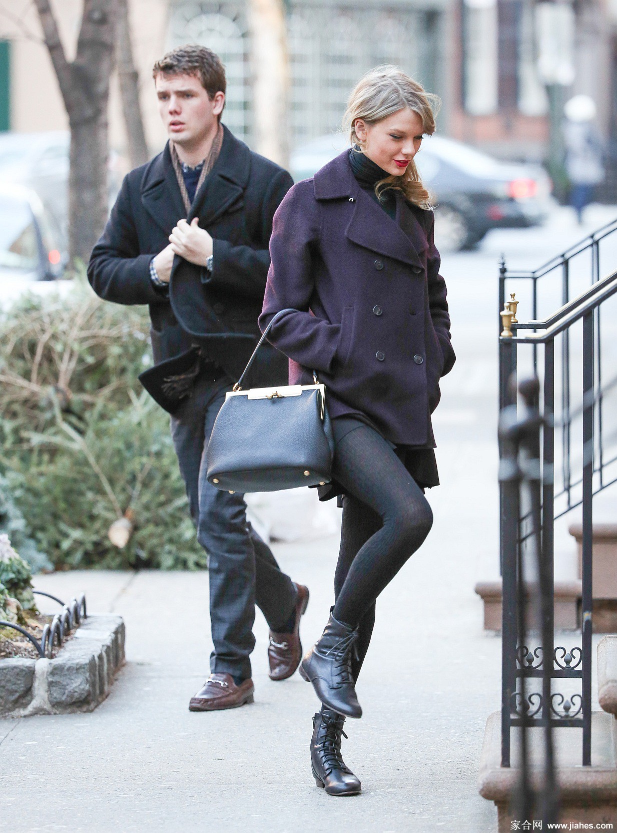 [CELEBRITY HOSIERY]Taylor Swift in nylon stockings,pantyhose,tights 17[5]