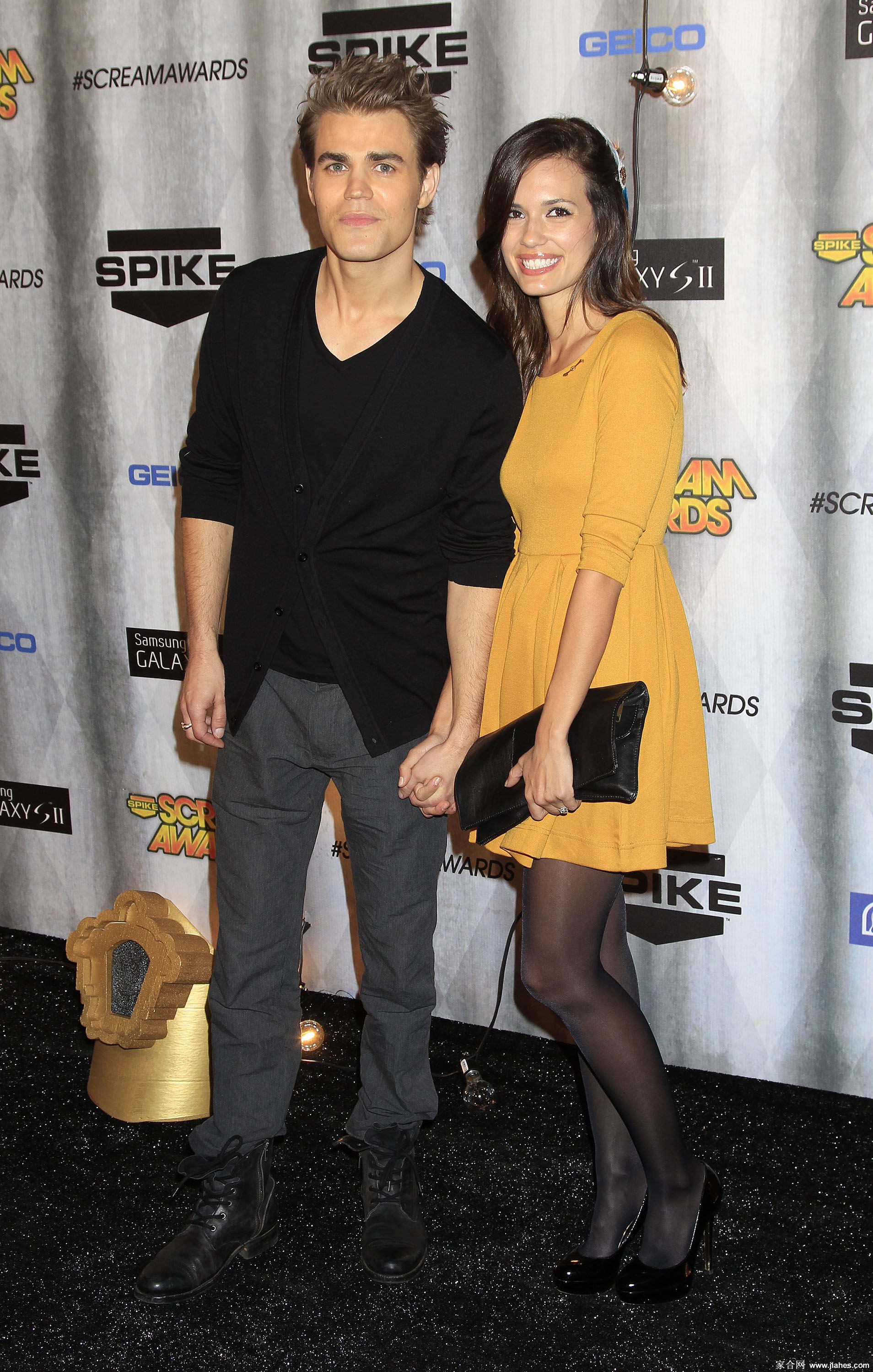 [CELEBRITY HOSIERY]Torrey DeVitto in nylon stockings,pantyhose,tights[3]