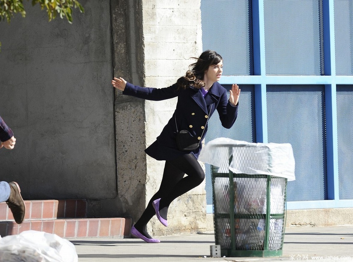 [CELEBRITY PANTYHOSE]Zooey Deschanel in nylon stockings,pantyhose,tights 2[3]