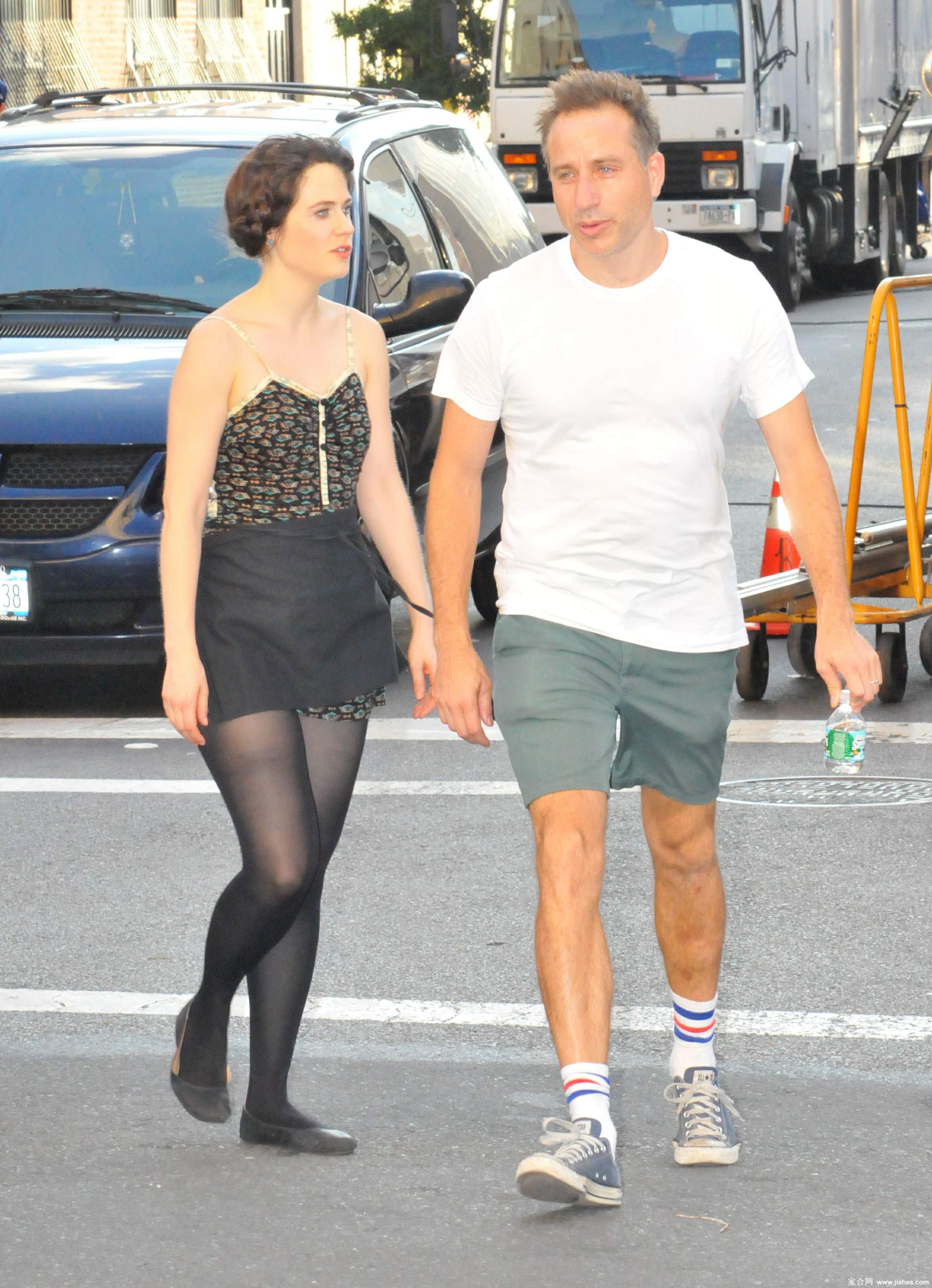 [CELEBRITY PANTYHOSE]Zooey Deschanel in nylon stockings,pantyhose,tights 4[3]