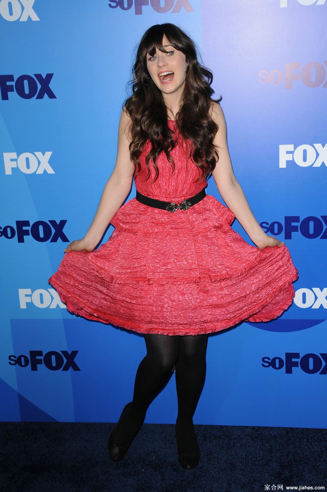 [CELEBRITY PANTYHOSE]Zooey Deschanel in nylon stockings,pantyhose,tights 8[2]