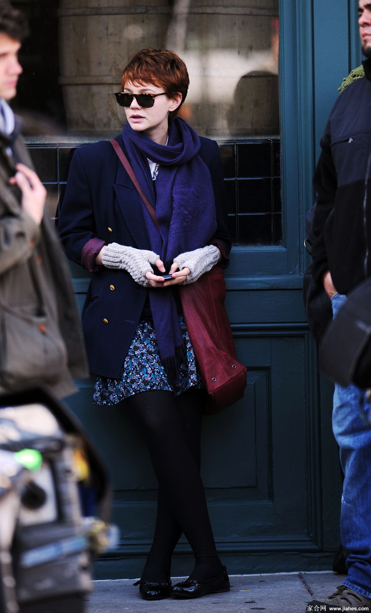 [CELEBRITY NYLON]Carey Mulligan in nylon stockings,pantyhose,tights 2[4]