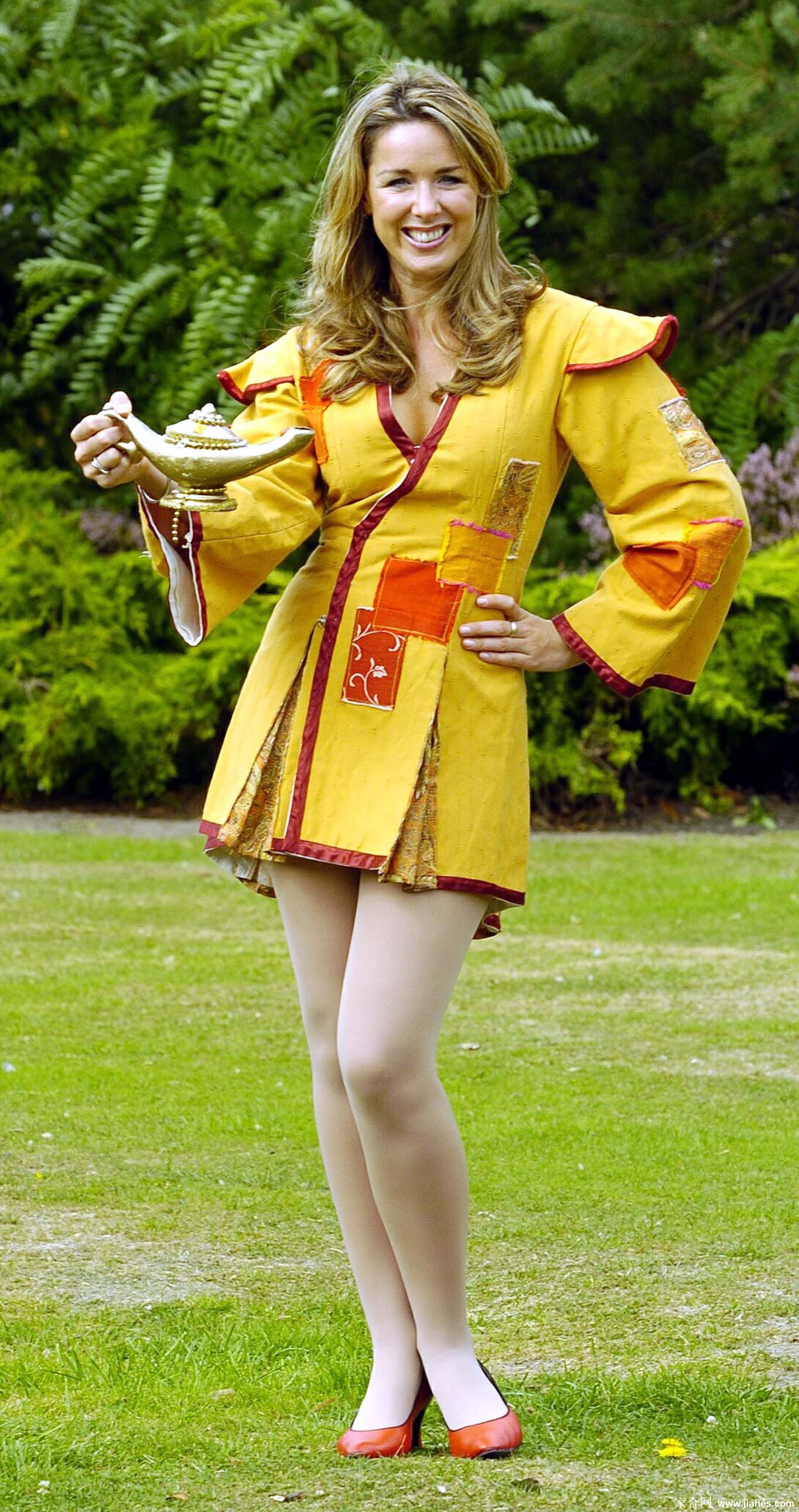 [CELEBRITY HOSIERY]Claire Sweeney in nylon stockings,pantyhose,tights[5]