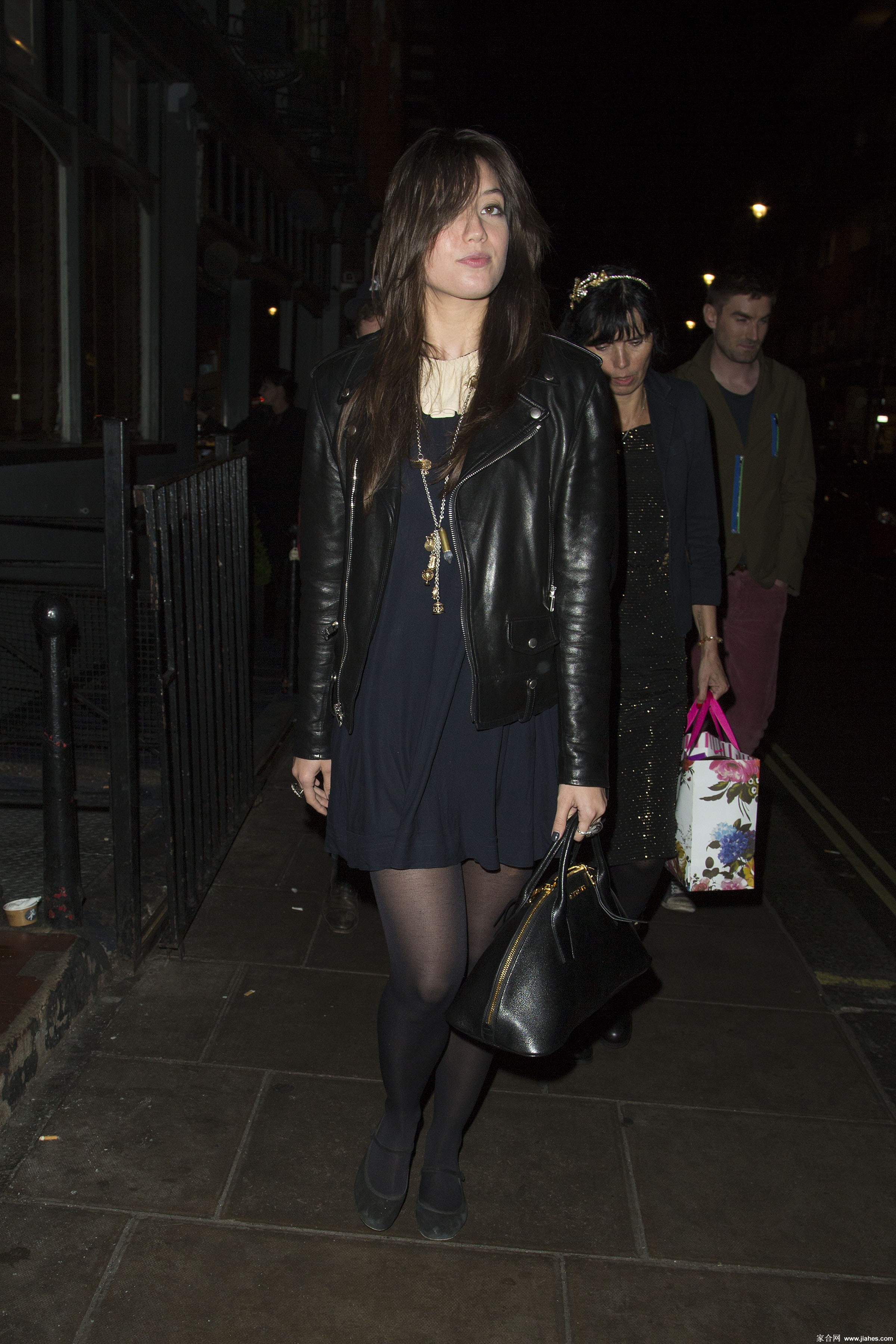 [CELEBRITY PANTYHOSE]Daisy Lowe in nylon stockings,pantyhose,tights 4[7]