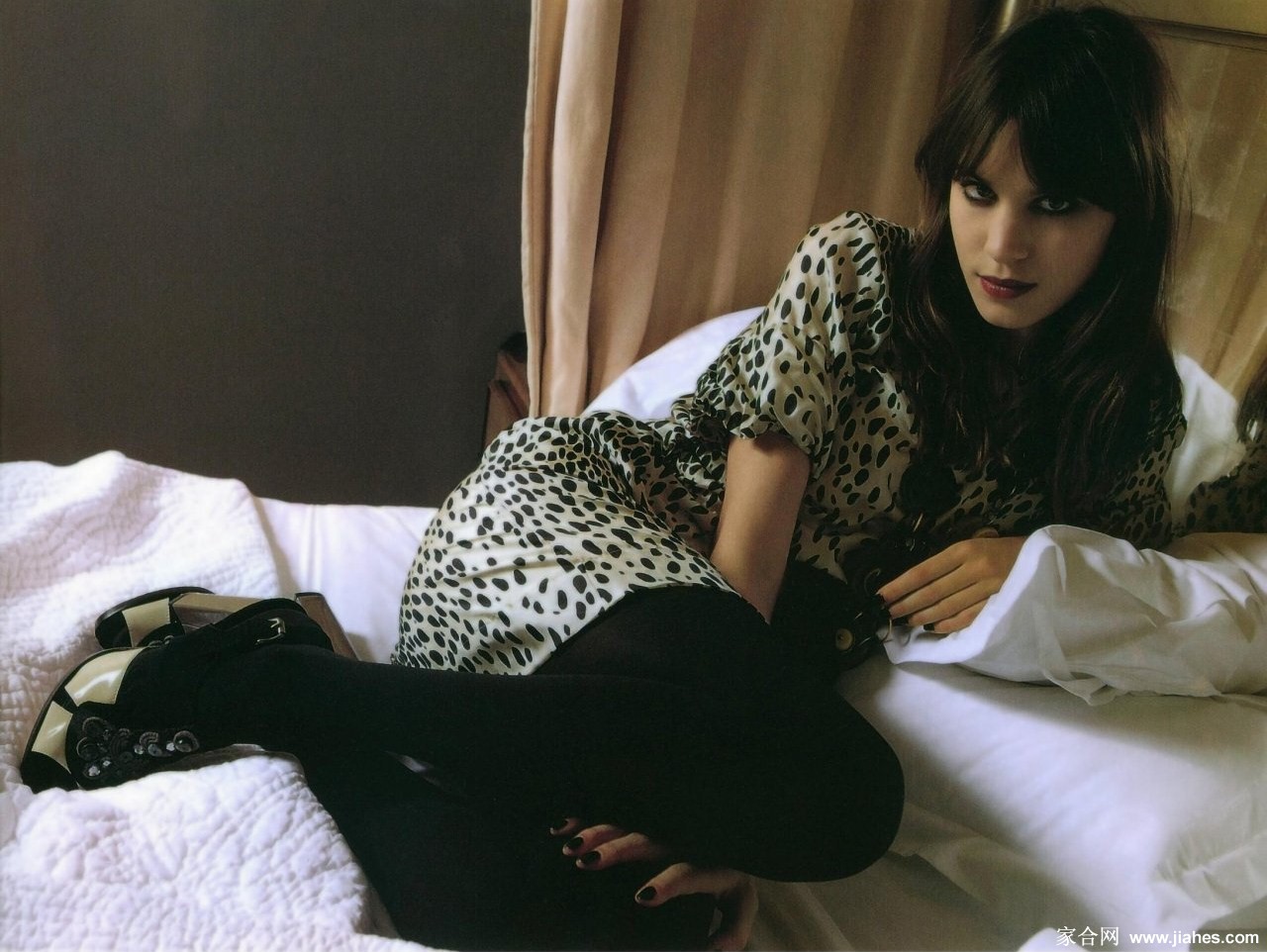 [CELEBRITY NYLON]Alexa Chung in nylon stockings,pantyhose,tights[10]