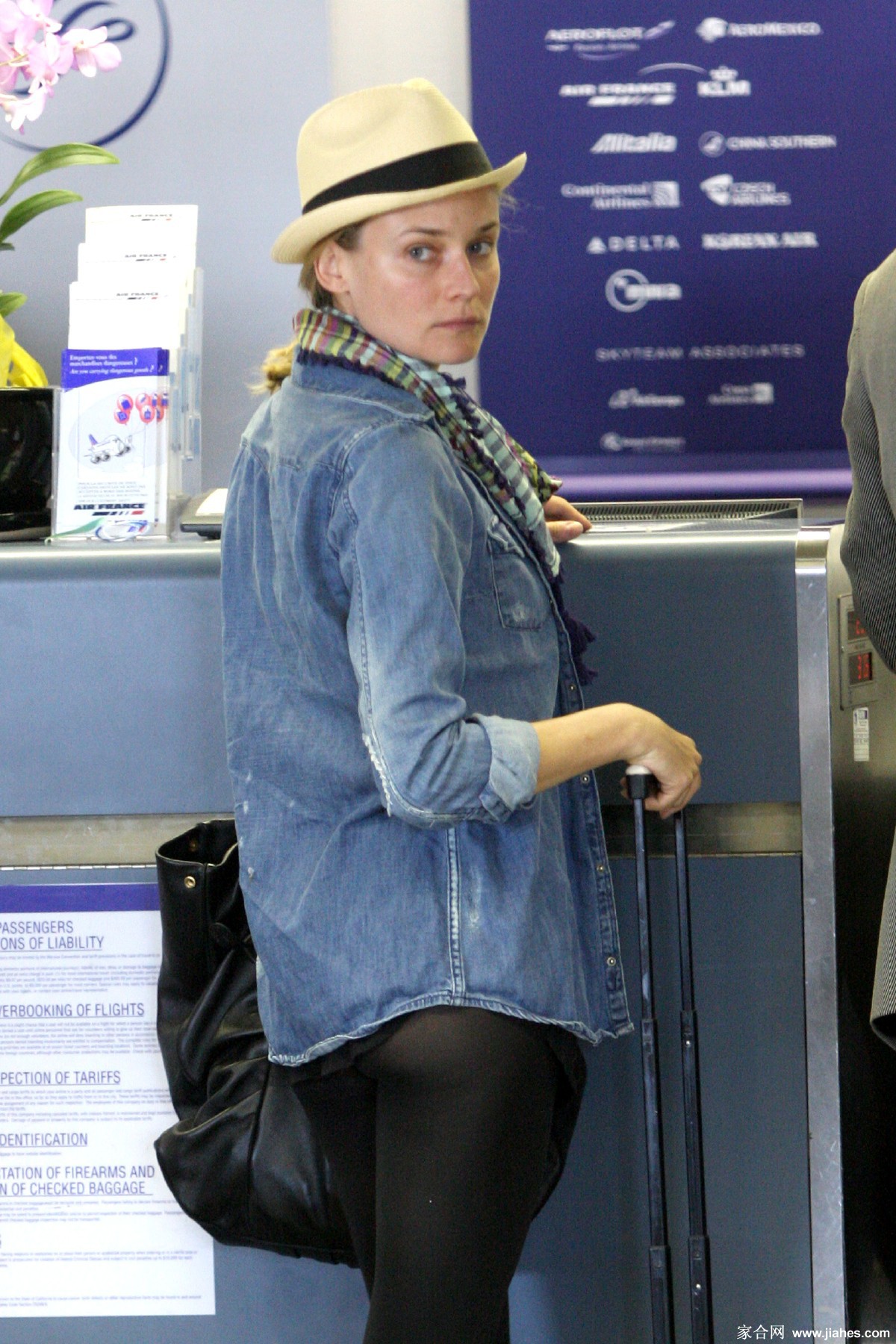 [CELEBRITY NYLON]Diane Kruger in nylon stockings,pantyhose,tights 2[7]