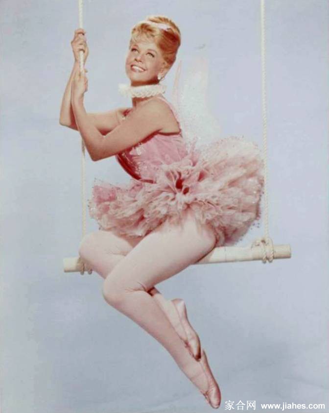 [CELEBRITY PANTYHOSE]Doris Day in nylon stockings,pantyhose,tights[2]