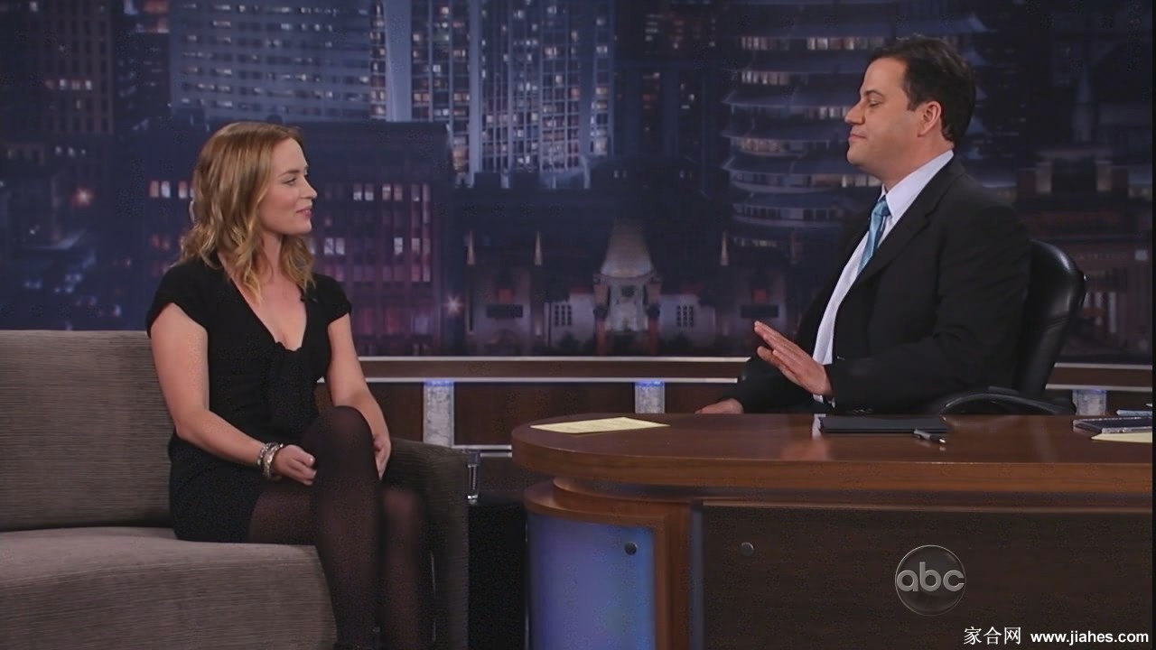[CELEBRITY NYLON]Emily Blunt in nylon stockings,pantyhose,tights 2[4]