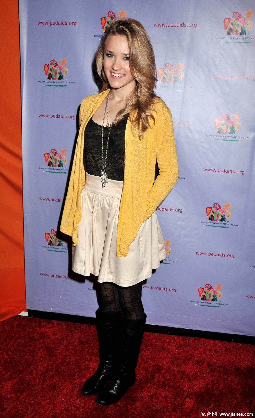 [CELEBRITY PANTYHOSE]Emily Osment in nylon stockings,pantyhose,tights[9]