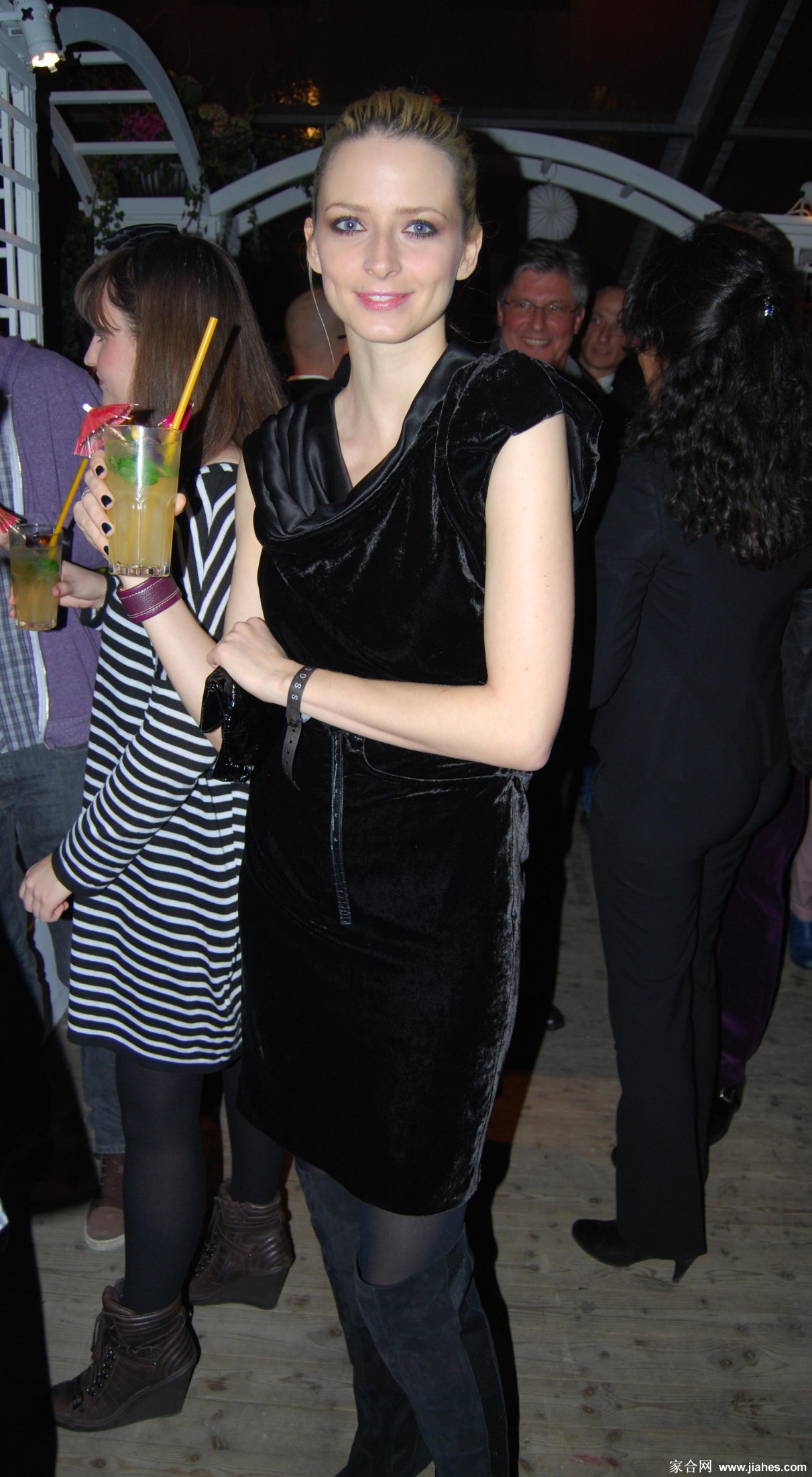 [CELEBRITY NYLON]Eva Padberg in nylon stockings,pantyhose,tights 3[9]