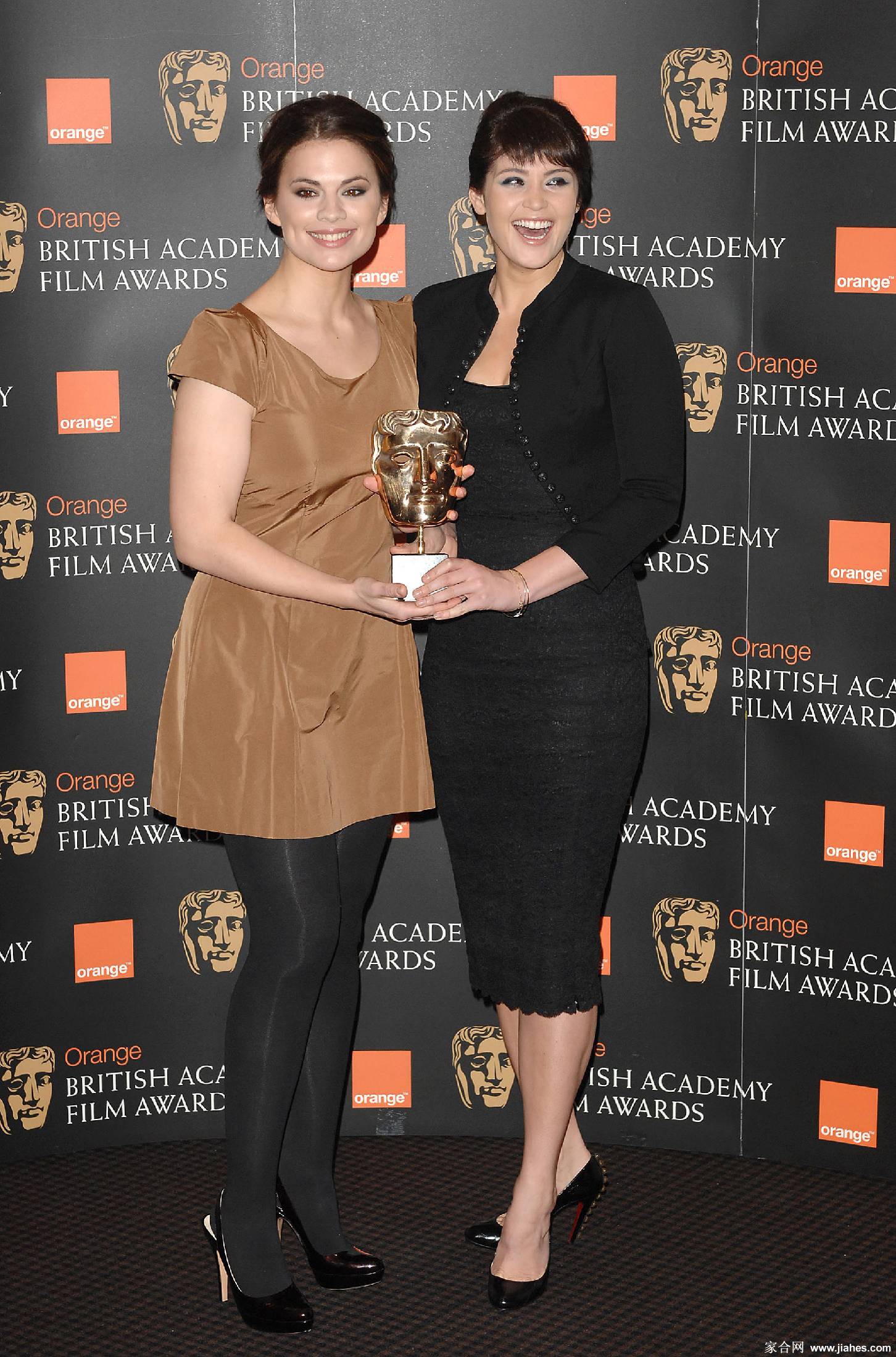 [CELEBRITY PANTYHOSE]Hayley Atwell in nylon stockings,pantyhose,tights[8]