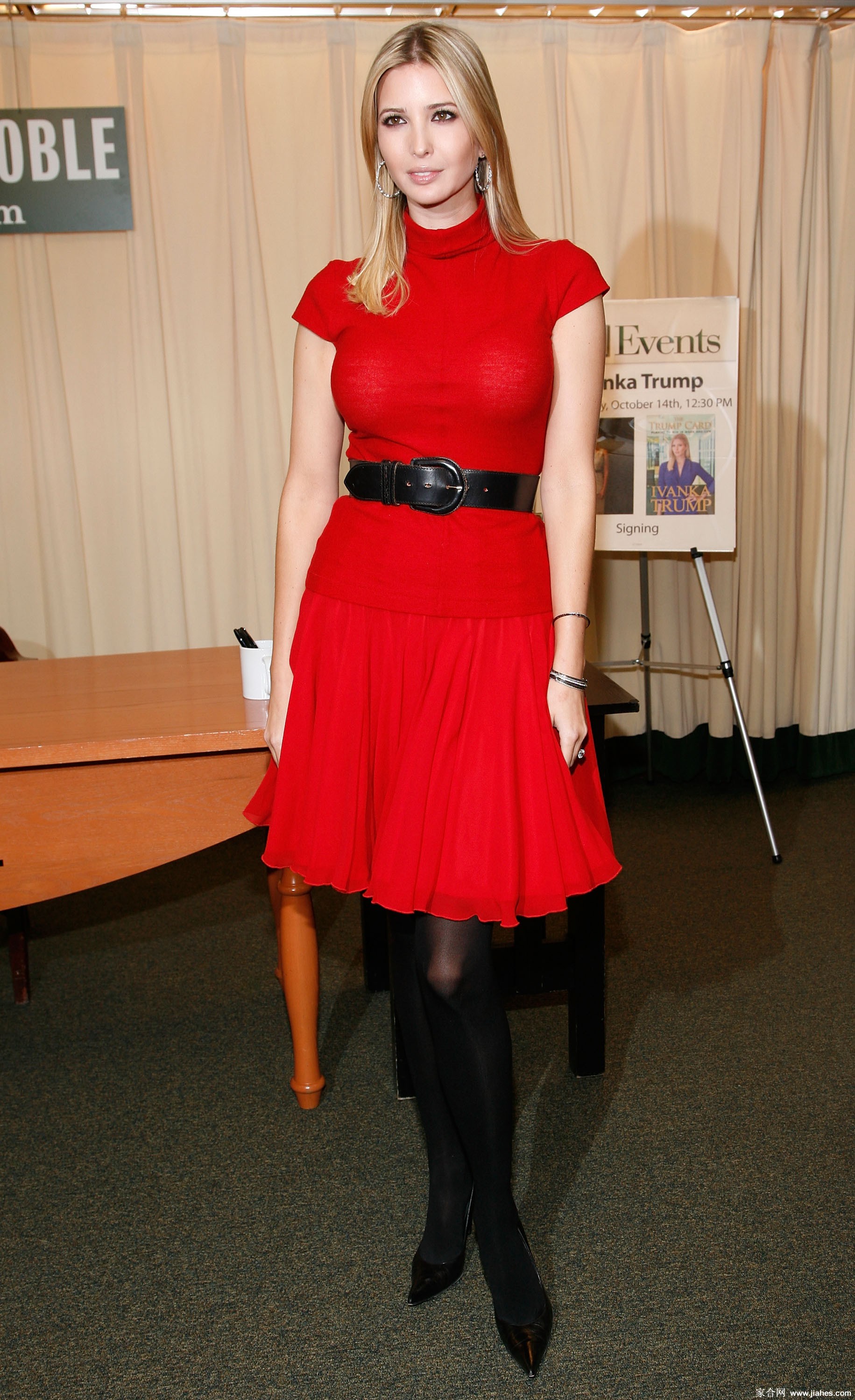 [CELEBRITY NYLON]Ivanka Trump in nylon stockings,pantyhose,tights[4]