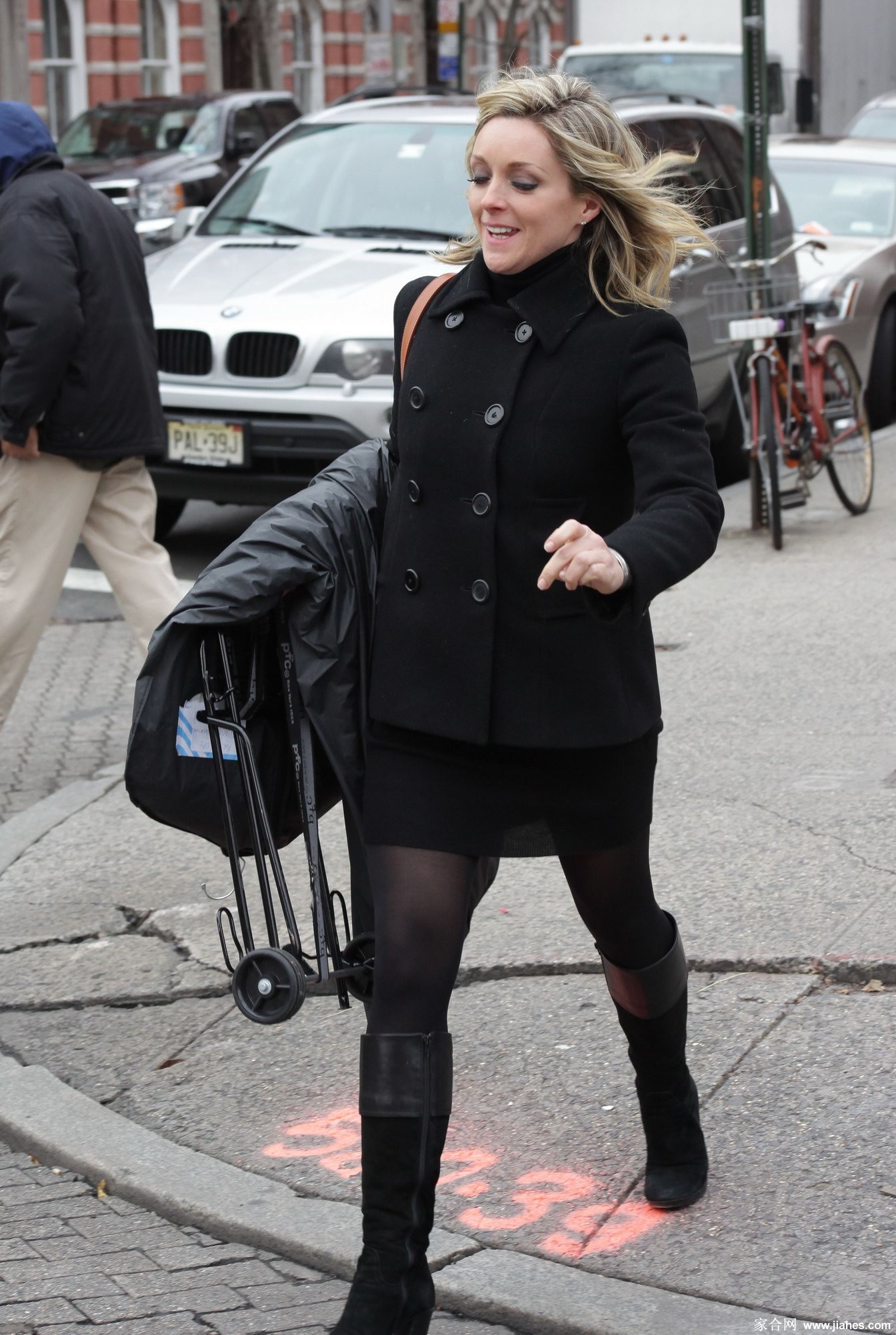 [CELEBRITY PANTYHOSE]Jane Krakowski in nylon stockings,pantyhose,tights 2[7]