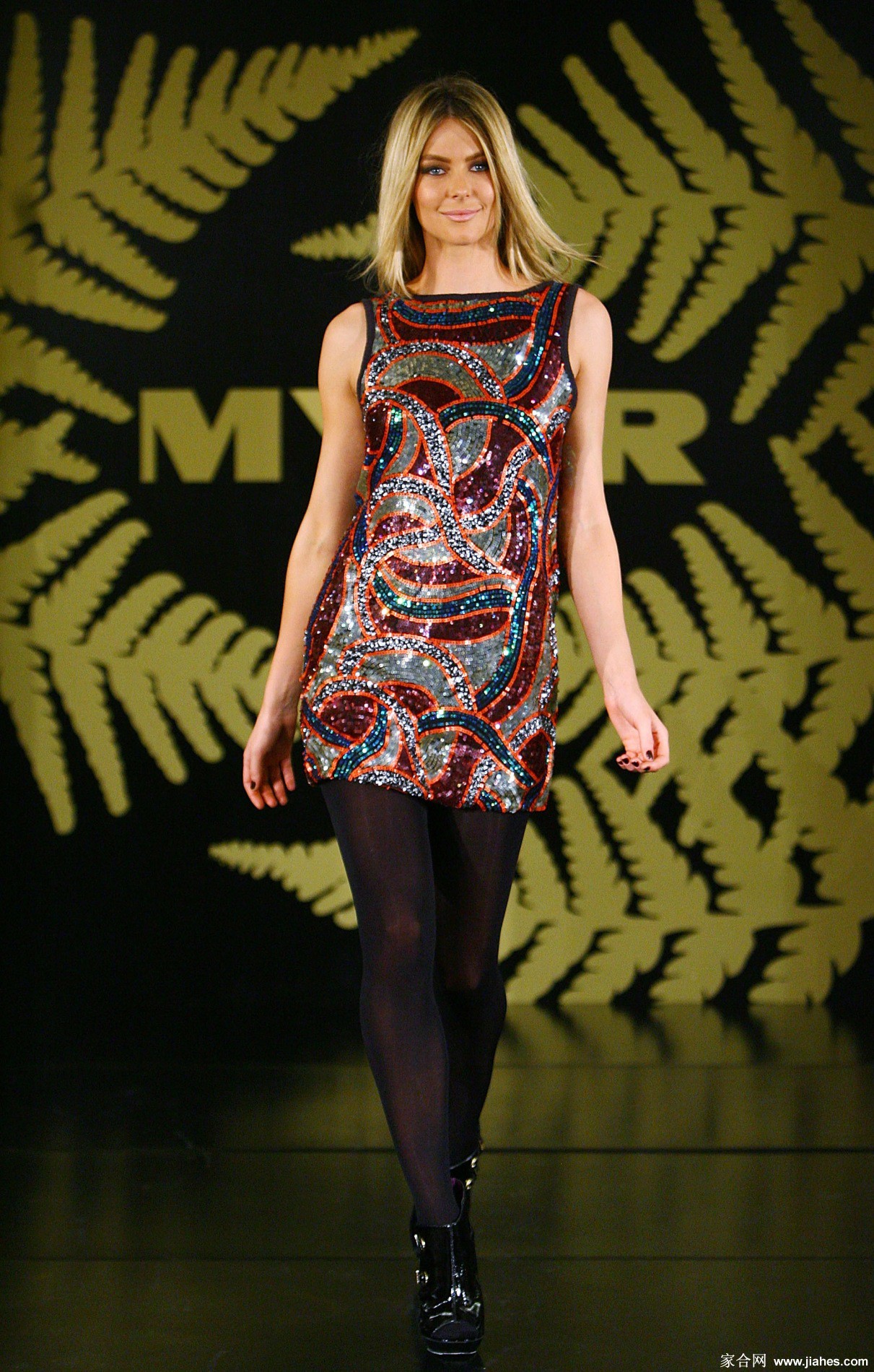 [CELEBRITY PANTYHOSE]Jennifer Hawkins in nylon stockings,pantyhose,tights 3[5]