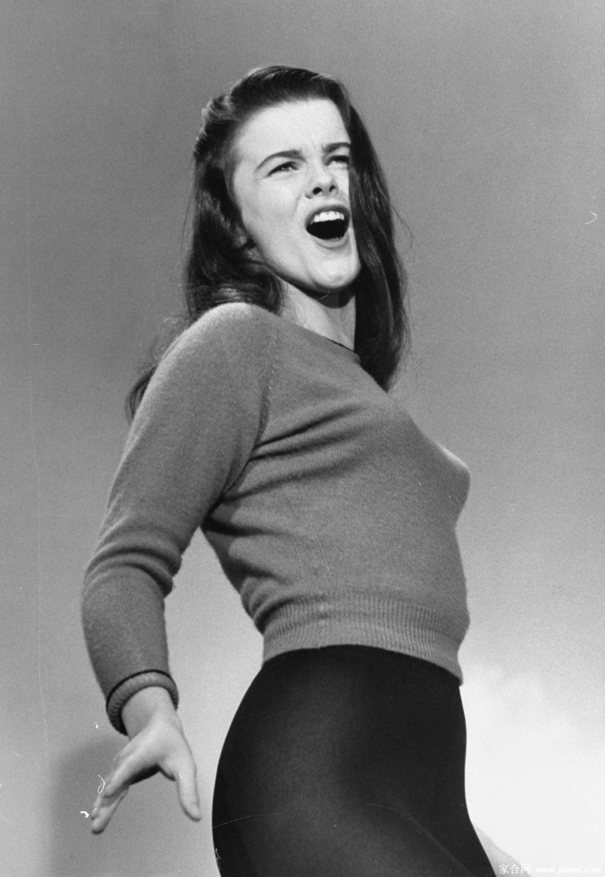 [CELEBRITY PANTYHOSE]Ann Margret in nylon stockings,pantyhose,tights 3[4]