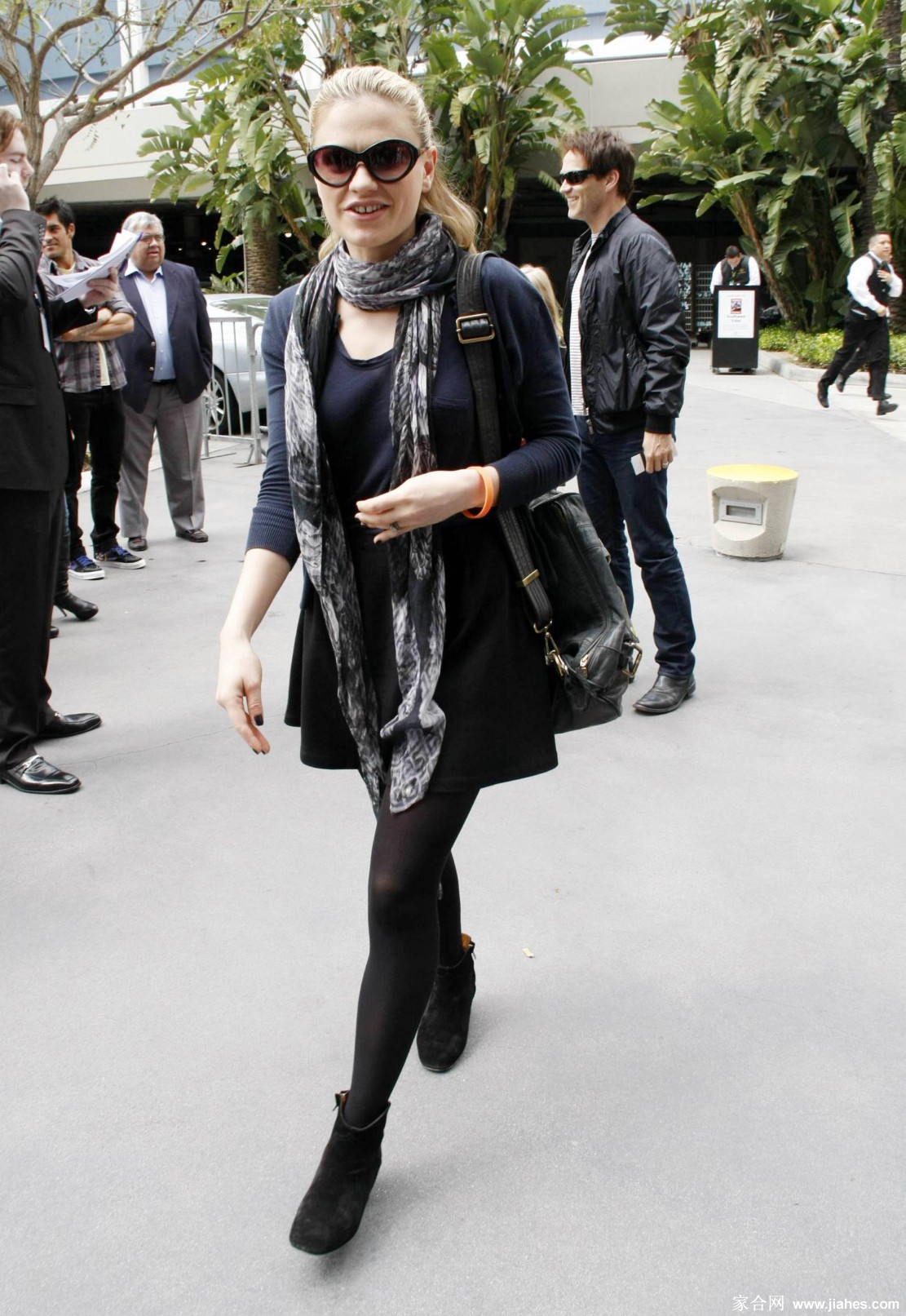 [CELEBRITY HOSIERY]Anna Paquin in nylon stockings,pantyhose,tights 2[3]
