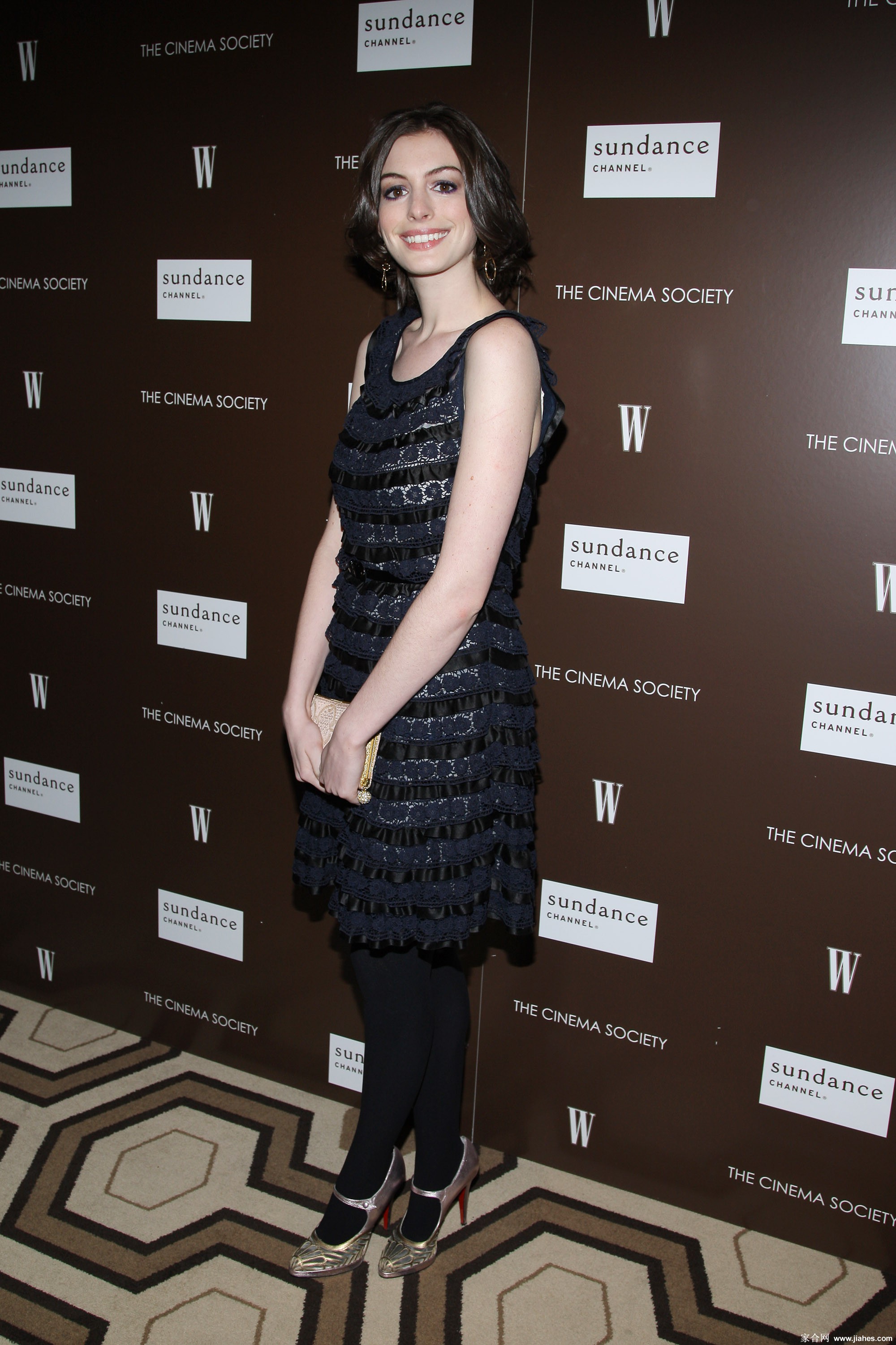 [CELEBRITY NYLON]Anne Hathaway in nylon stockings,pantyhose,tights 3[5]