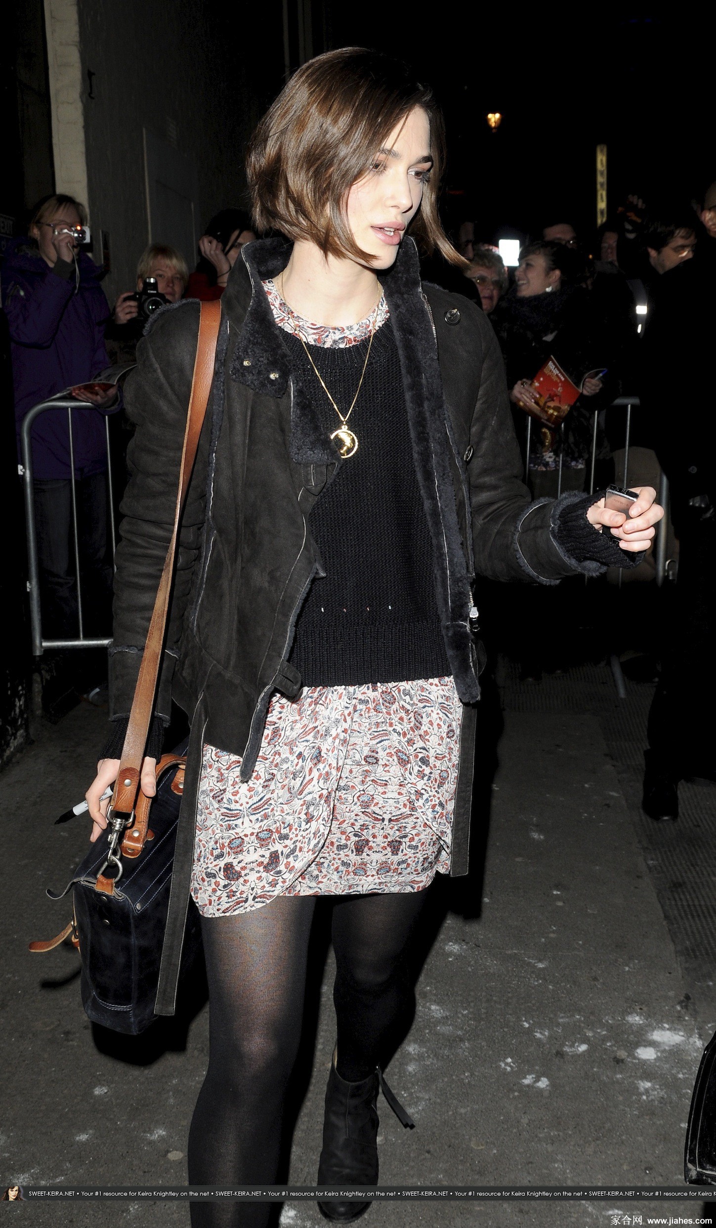 [CELEBRITY NYLON]Anne Hathaway in nylon stockings,pantyhose,tights 5[10]