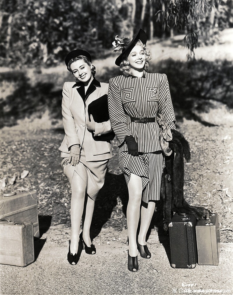 [CELEBRITY NYLON]Joan Blondell in nylon stockings,pantyhose,tights[5]
