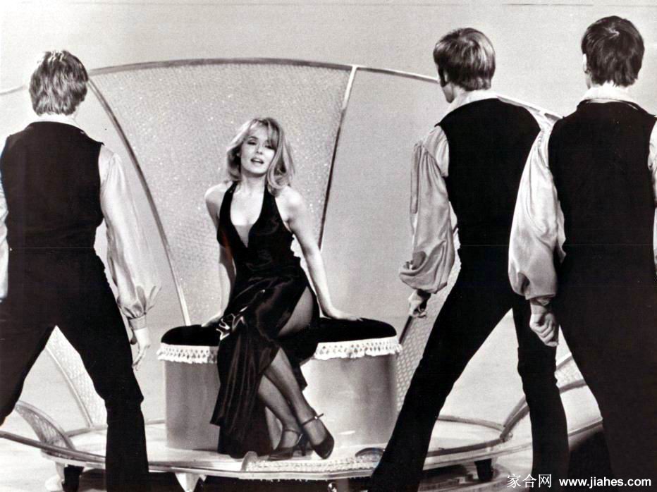 [CELEBRITY NYLON]Joey Heatherton in nylon stockings,pantyhose,tights 2[7]