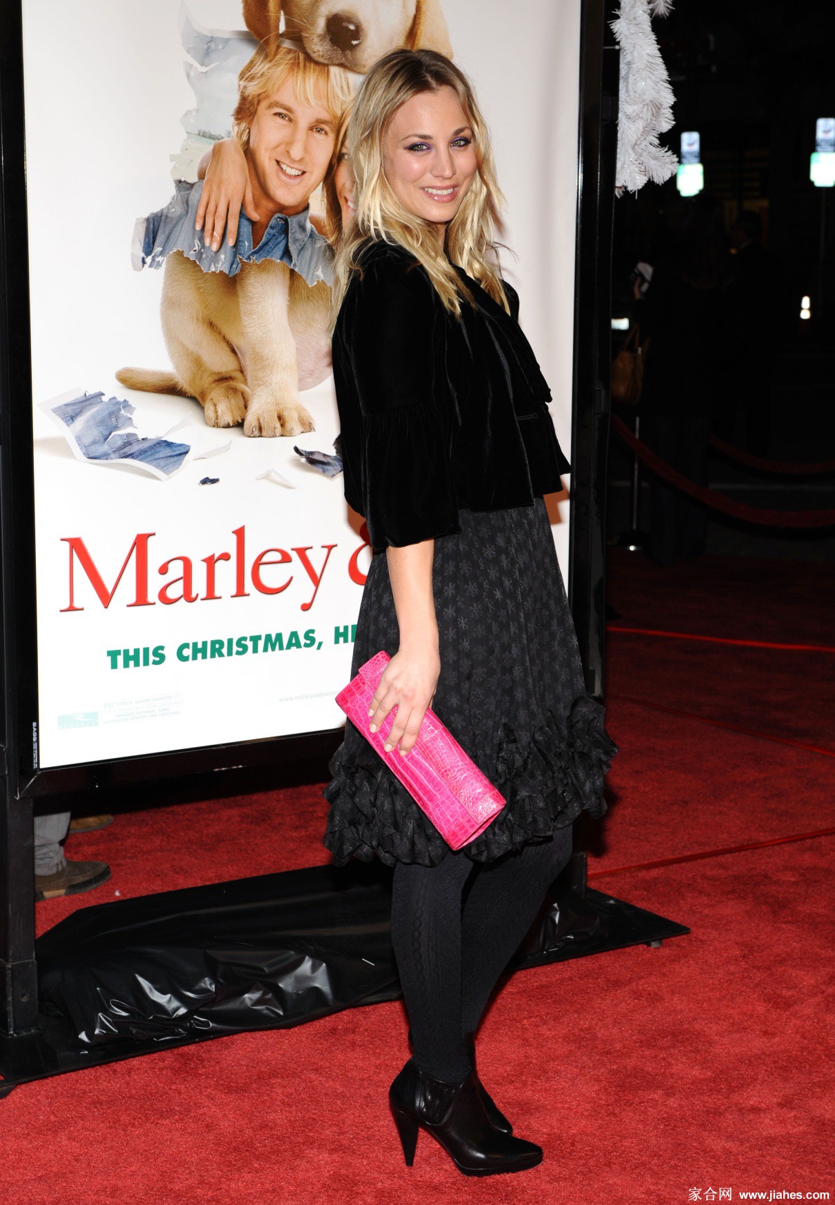 [CELEBRITY PANTYHOSE]Kaley Cuoco in nylon stockings,pantyhose,tights 3[3]