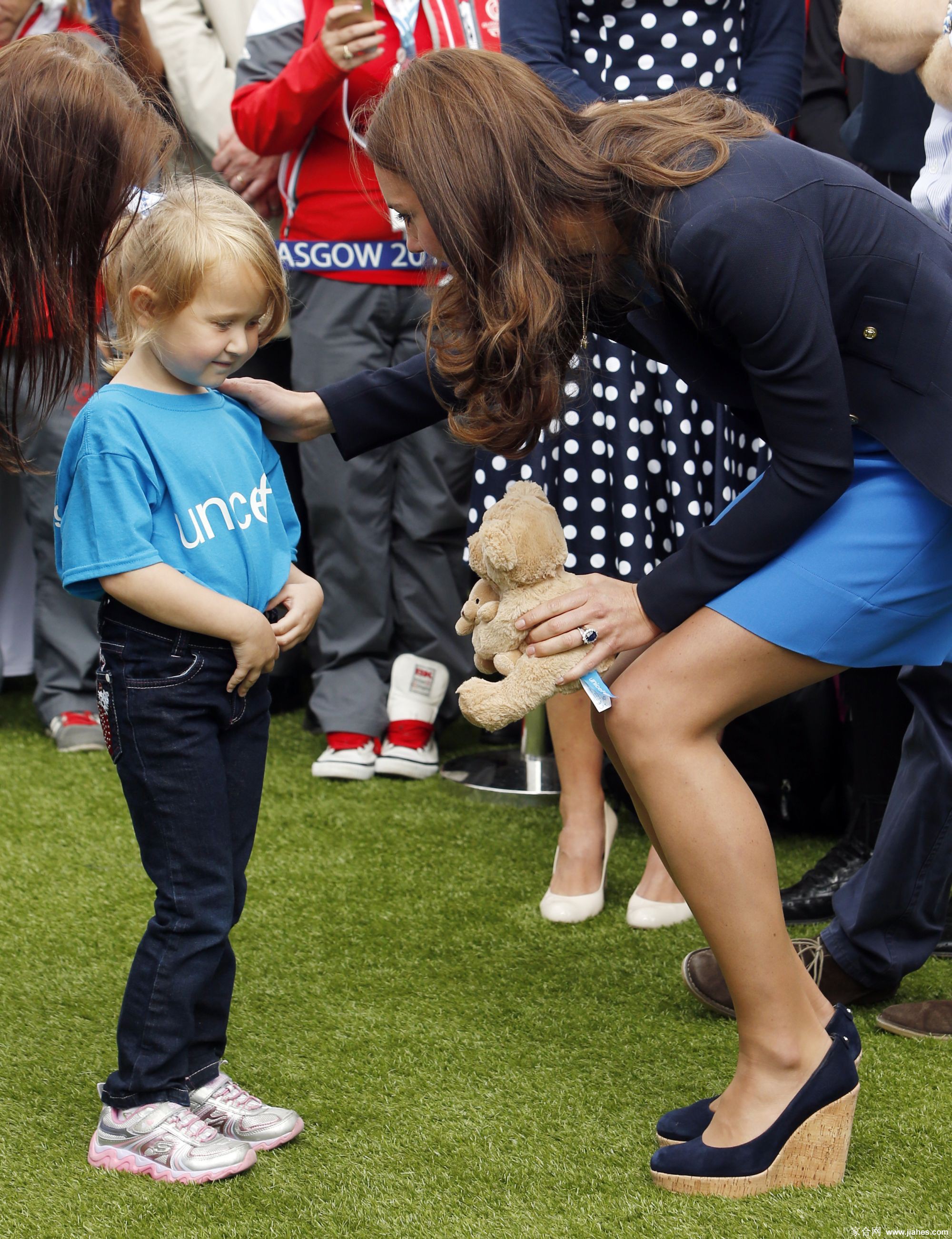 [CELEBRITY NYLON]Kate Middleton in nylon stockings,pantyhose,tights 2[9]