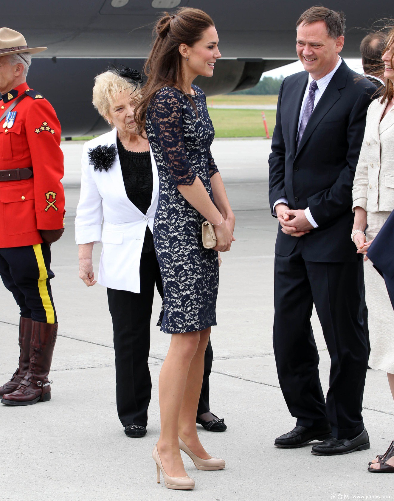 [CELEBRITY NYLON]Kate Middleton in nylon stockings,pantyhose,tights 8[3]