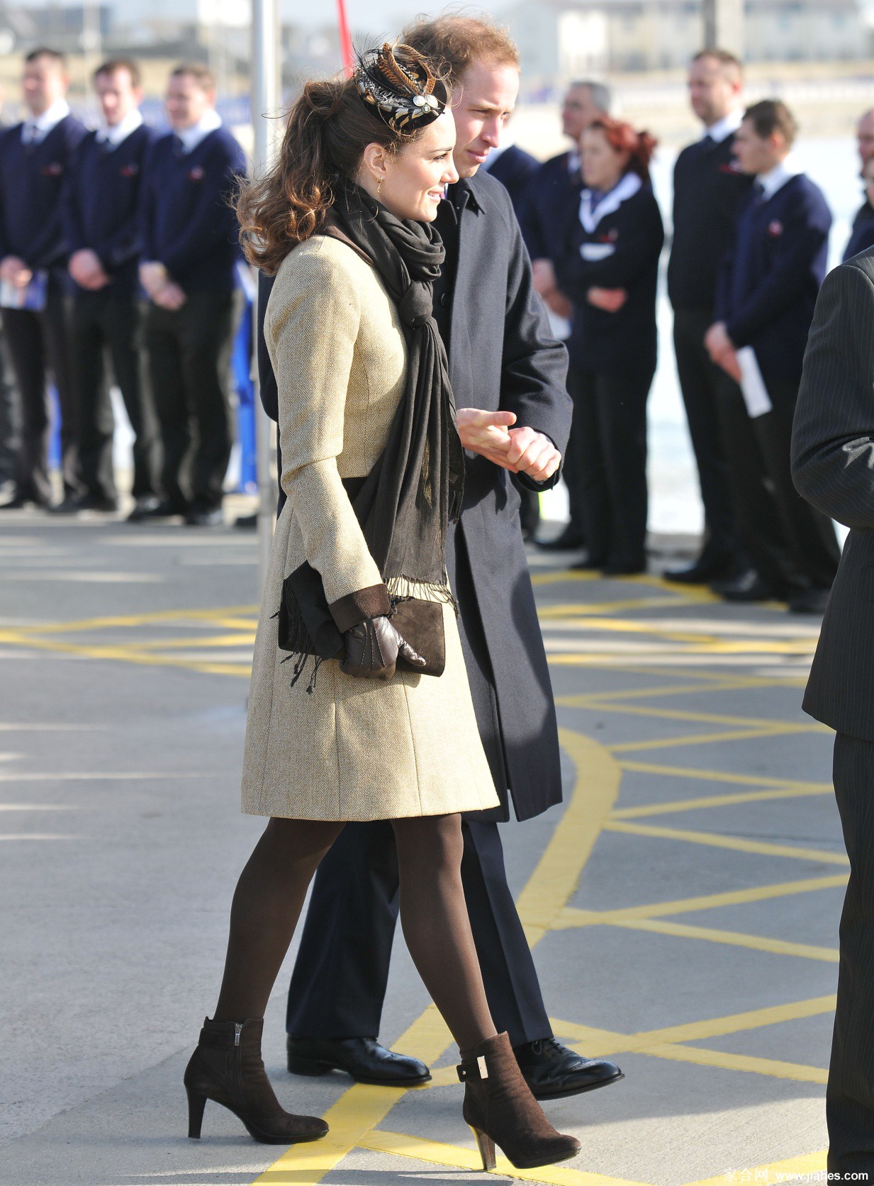 [CELEBRITY NYLON]Kate Middleton in nylon stockings,pantyhose,tights 9