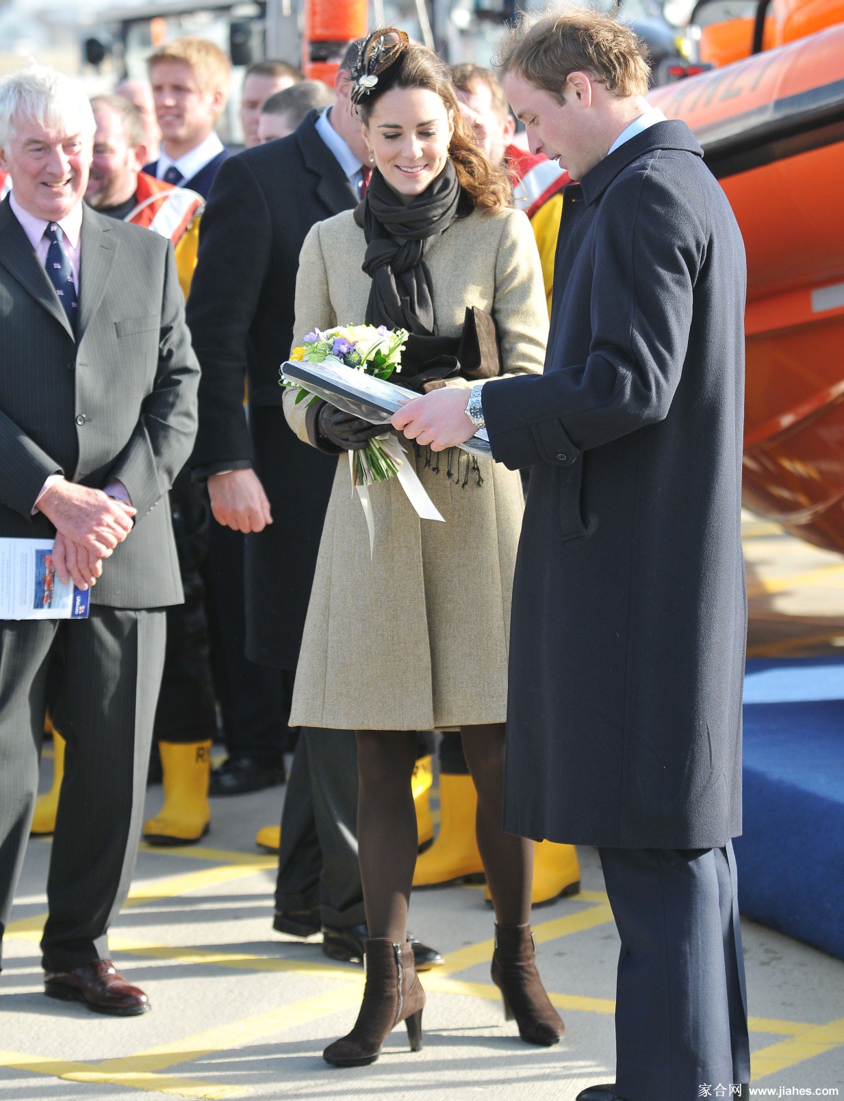 [CELEBRITY NYLON]Kate Middleton in nylon stockings,pantyhose,tights 9[3]