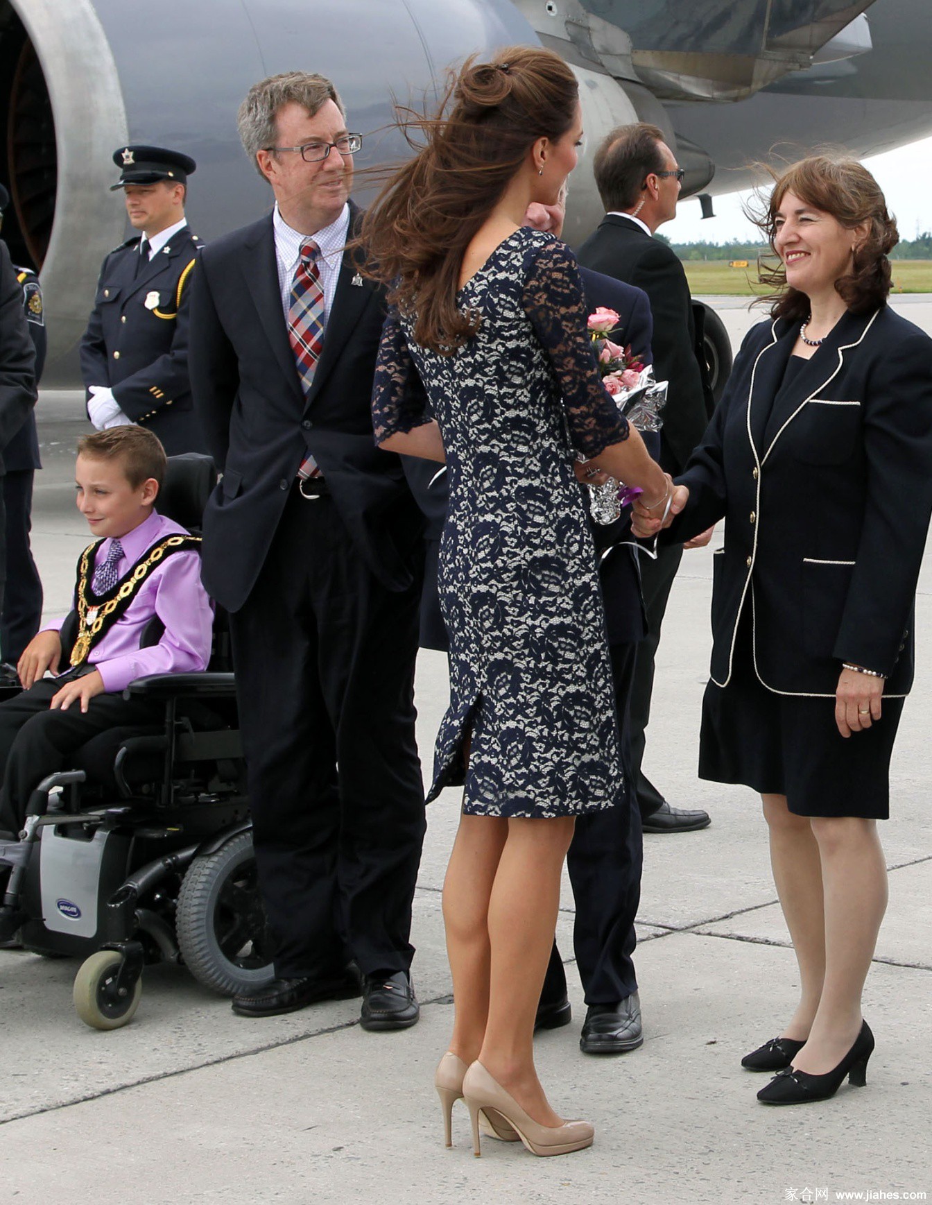 [CELEBRITY NYLON]Kate Middleton in nylon stockings,pantyhose,tights 9[6]