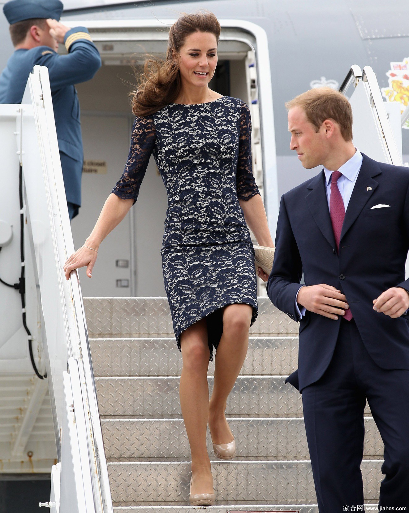 [CELEBRITY NYLON]Kate Middleton in nylon stockings,pantyhose,tights 9[7]
