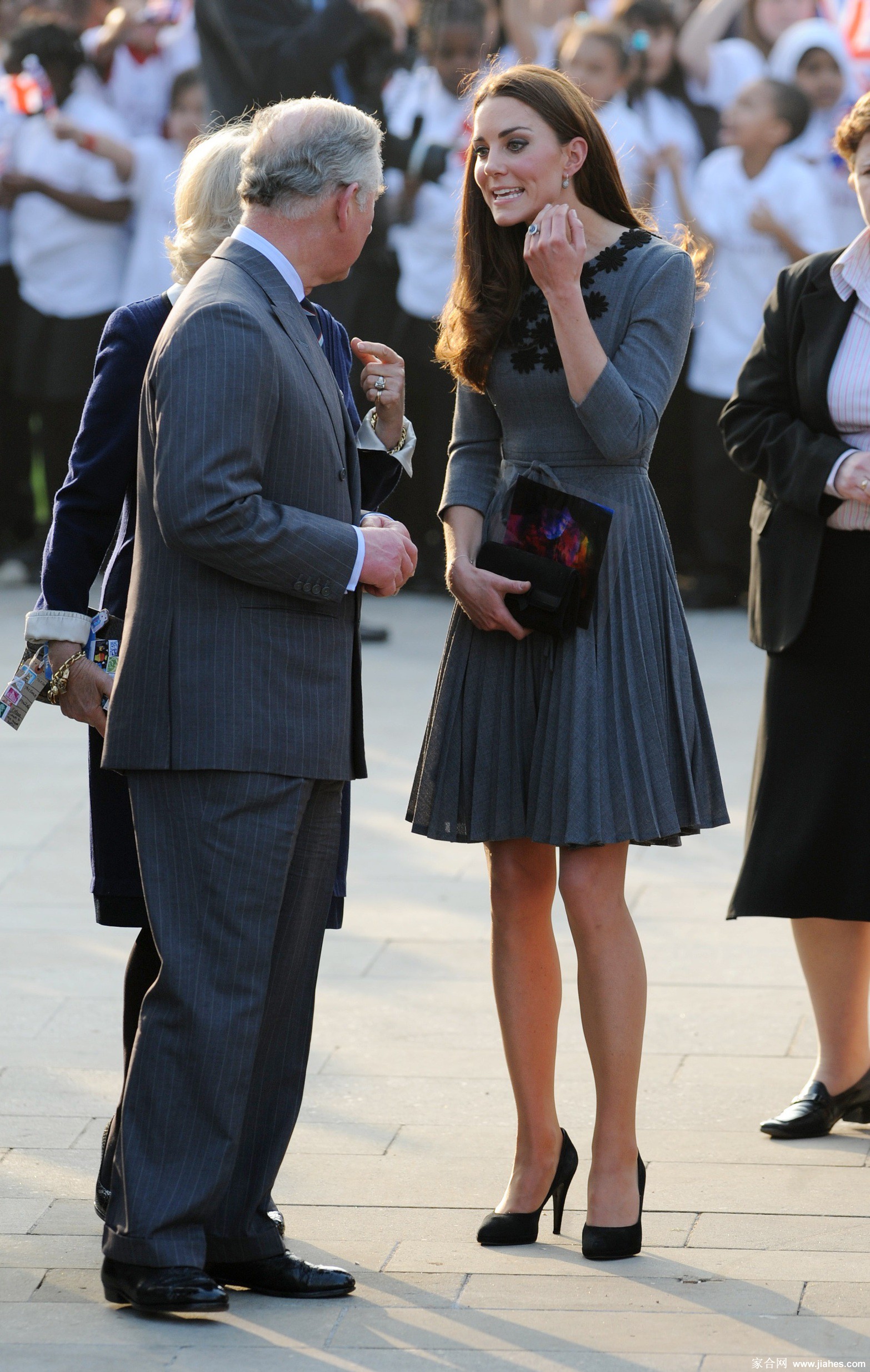 [CELEBRITY NYLON]Kate Middleton in nylon stockings,pantyhose,tights 9[9]